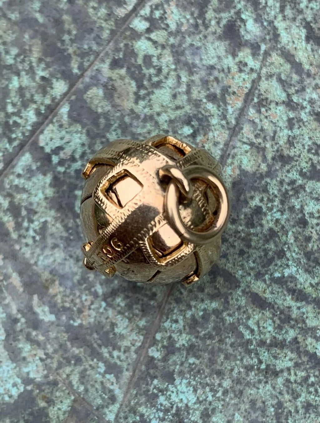 Vintage/Antique 9ct & Silver Masonic Ball Pendant