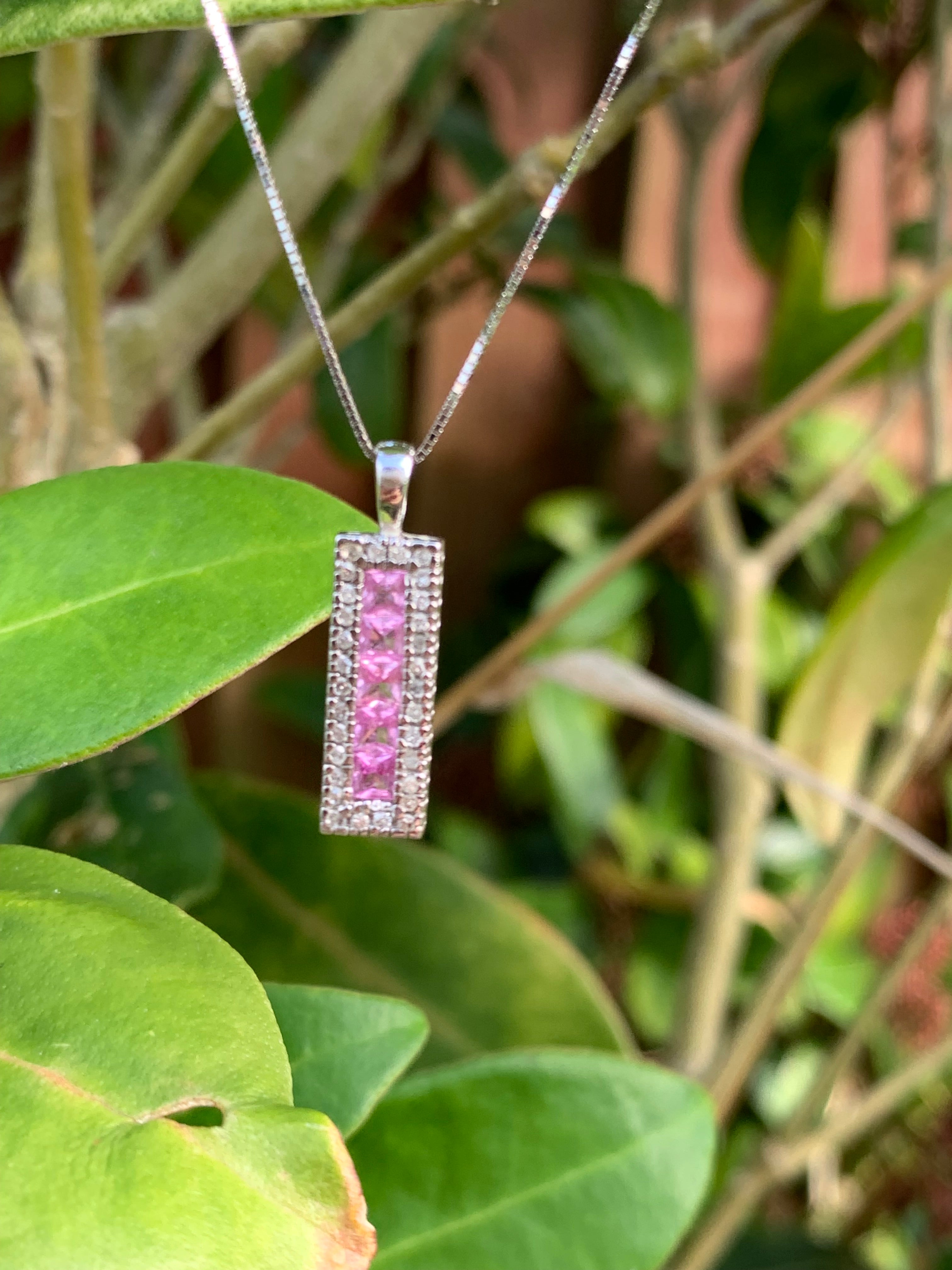 Vintage 1ct Rubí y Diamante engastados en Oro Blanco de 9ct