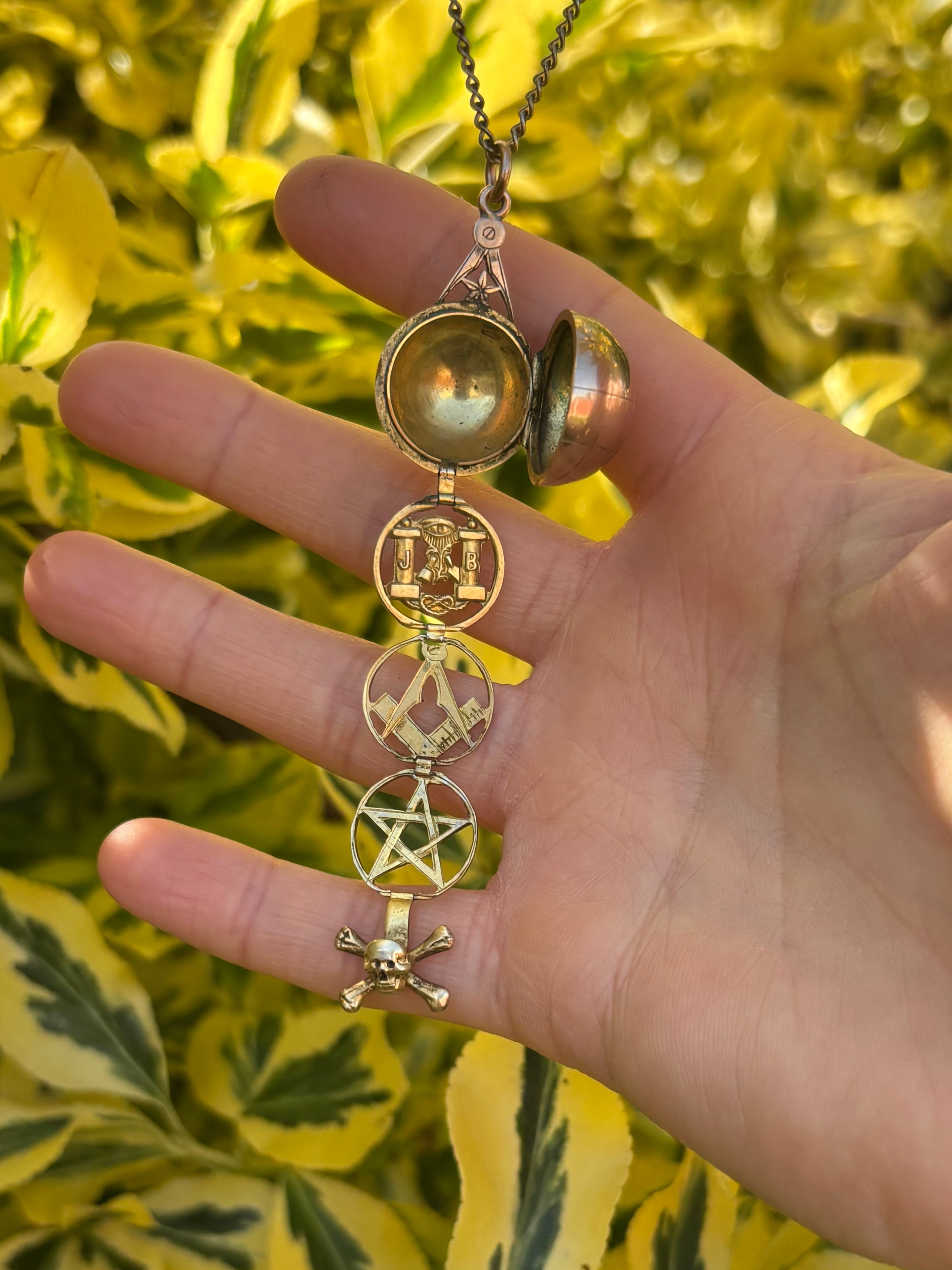 Very Rare & Unusual 9ct Gold Masonic Ball Pendant