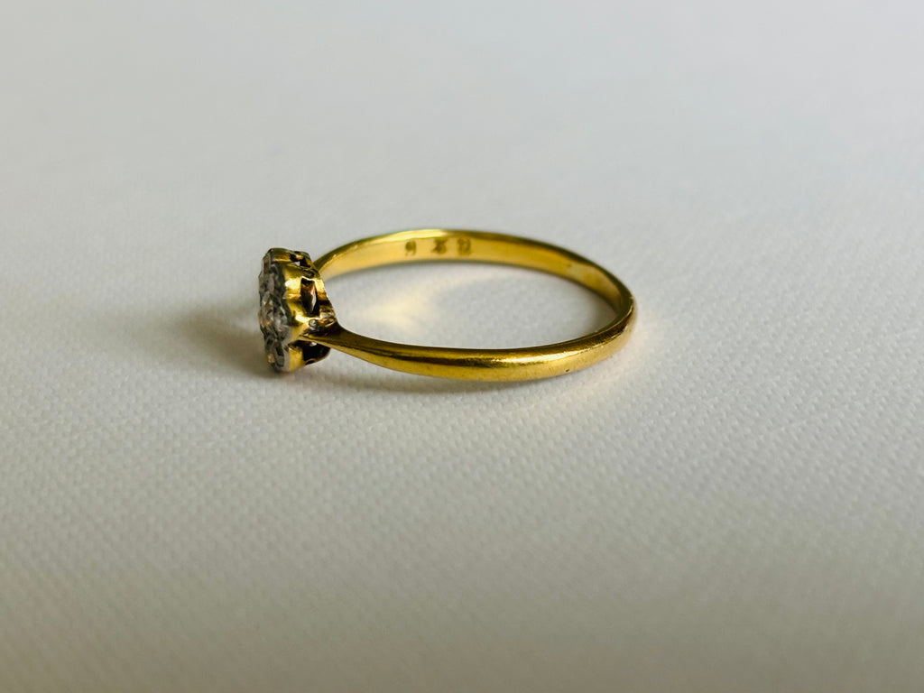Vintage/Antique Diamond Daisy 18ct Gold Ring