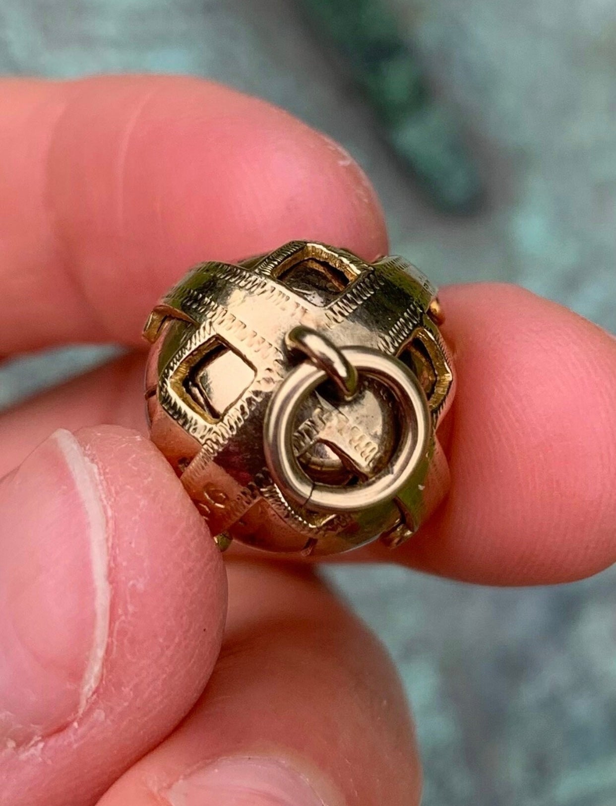 Vintage/Antique 9ct & Silver Masonic Ball Pendant