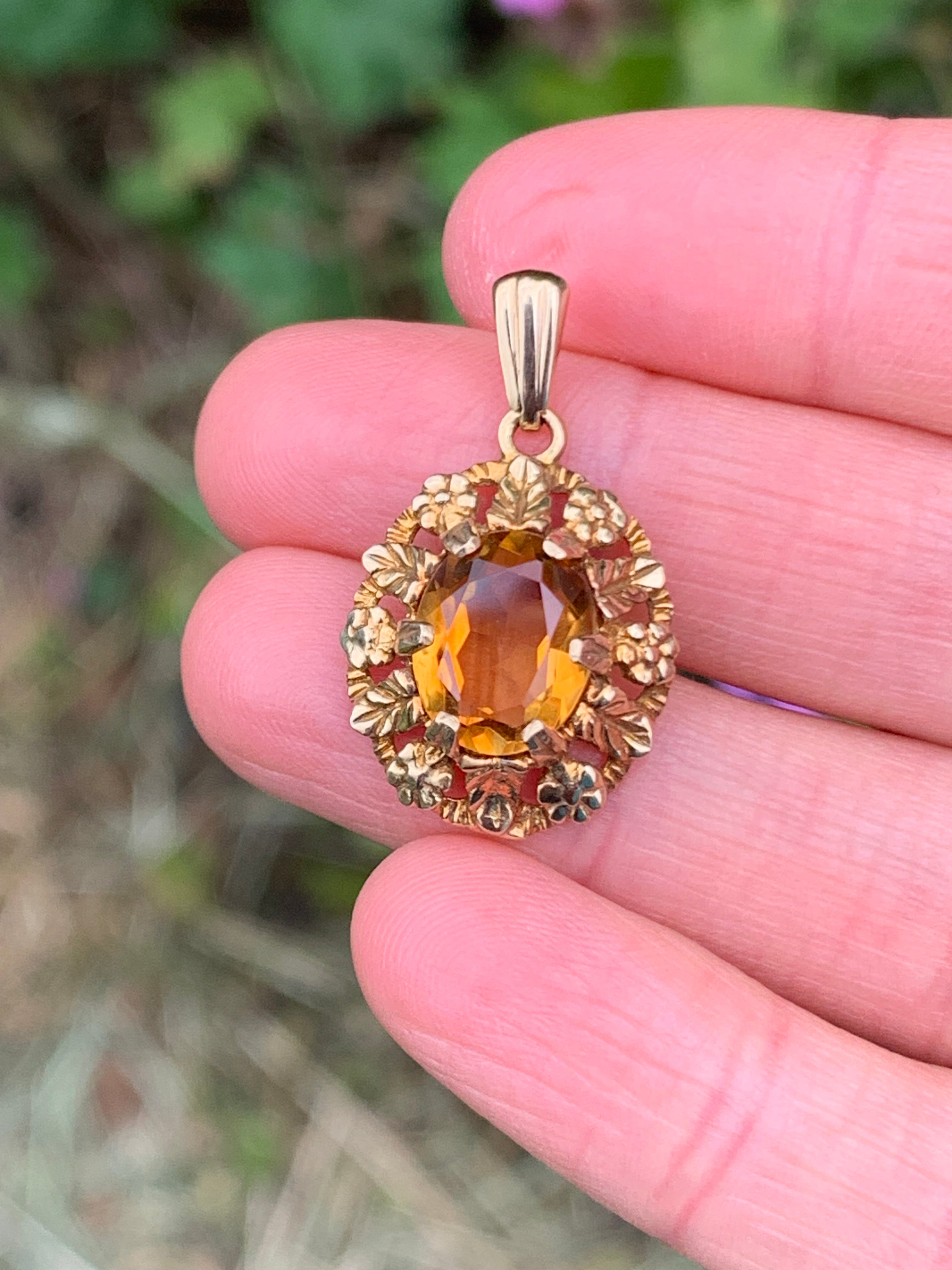 Rare Magnificent Extremely Intricate Quality Citrine set in 9ct Gold Pendant