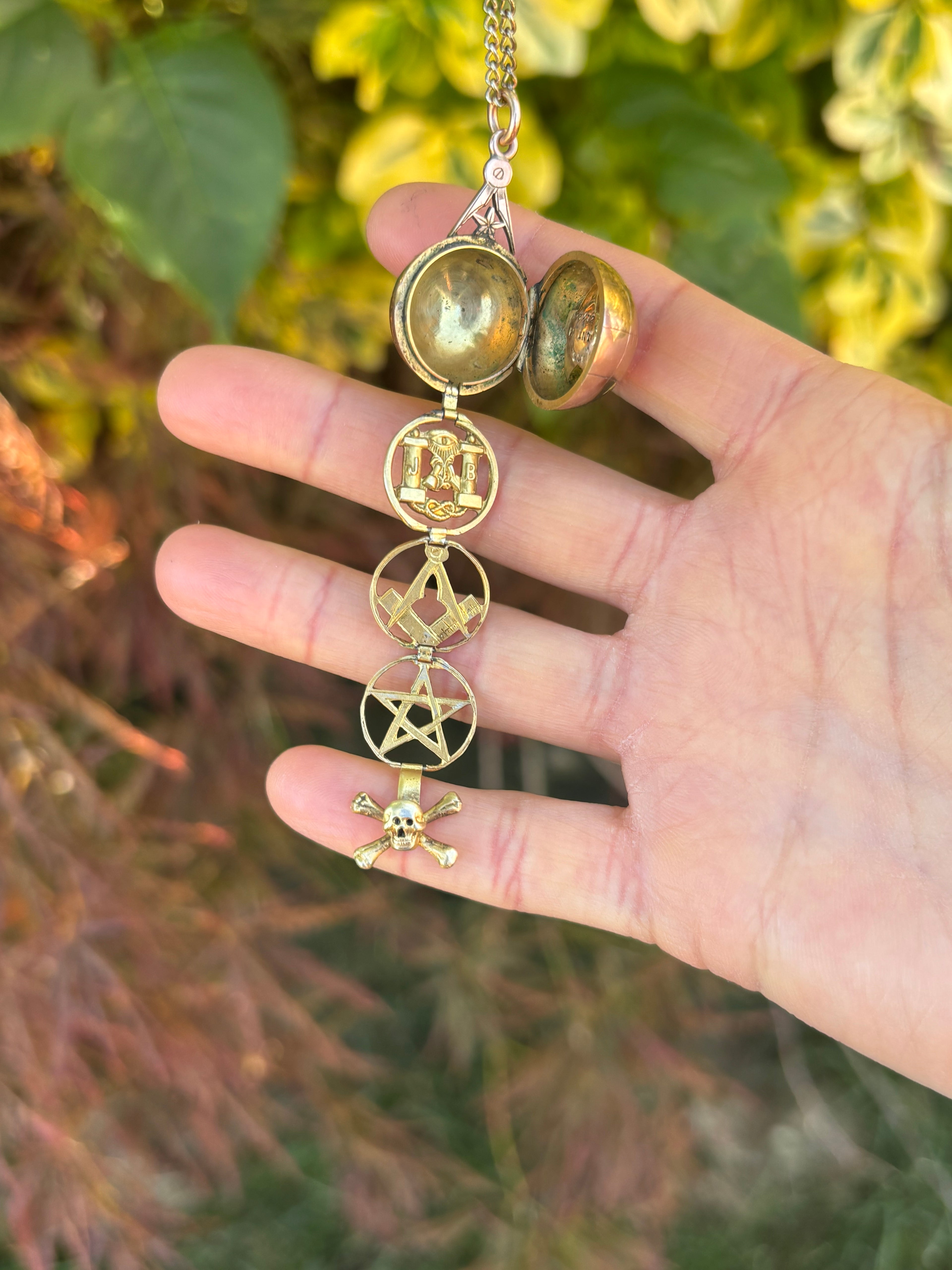 Very Rare & Unusual 9ct Gold Masonic Ball Pendant