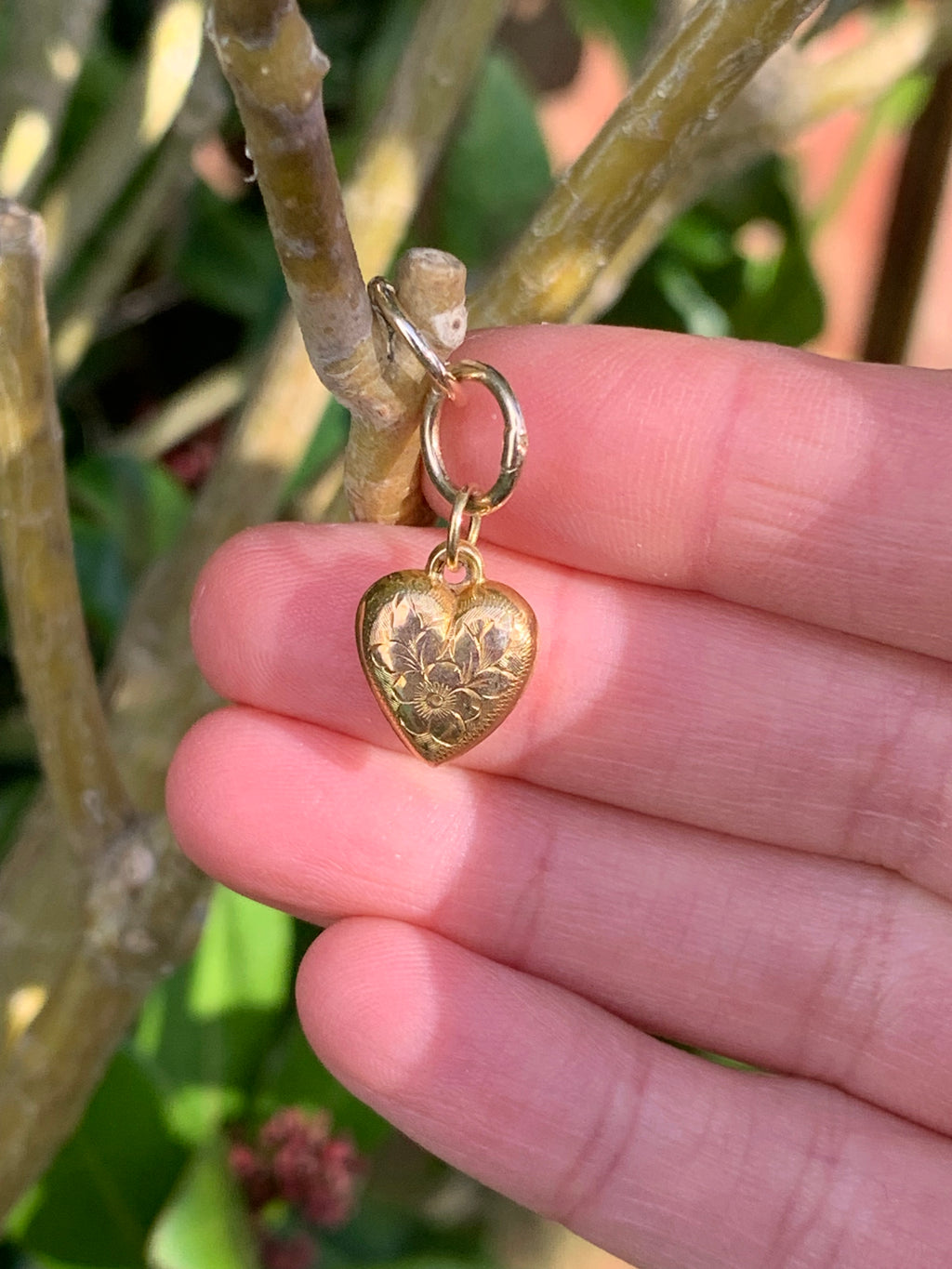 Sweet Vintage 9ct Gold Egraved Puffy Dainty Heart Charm