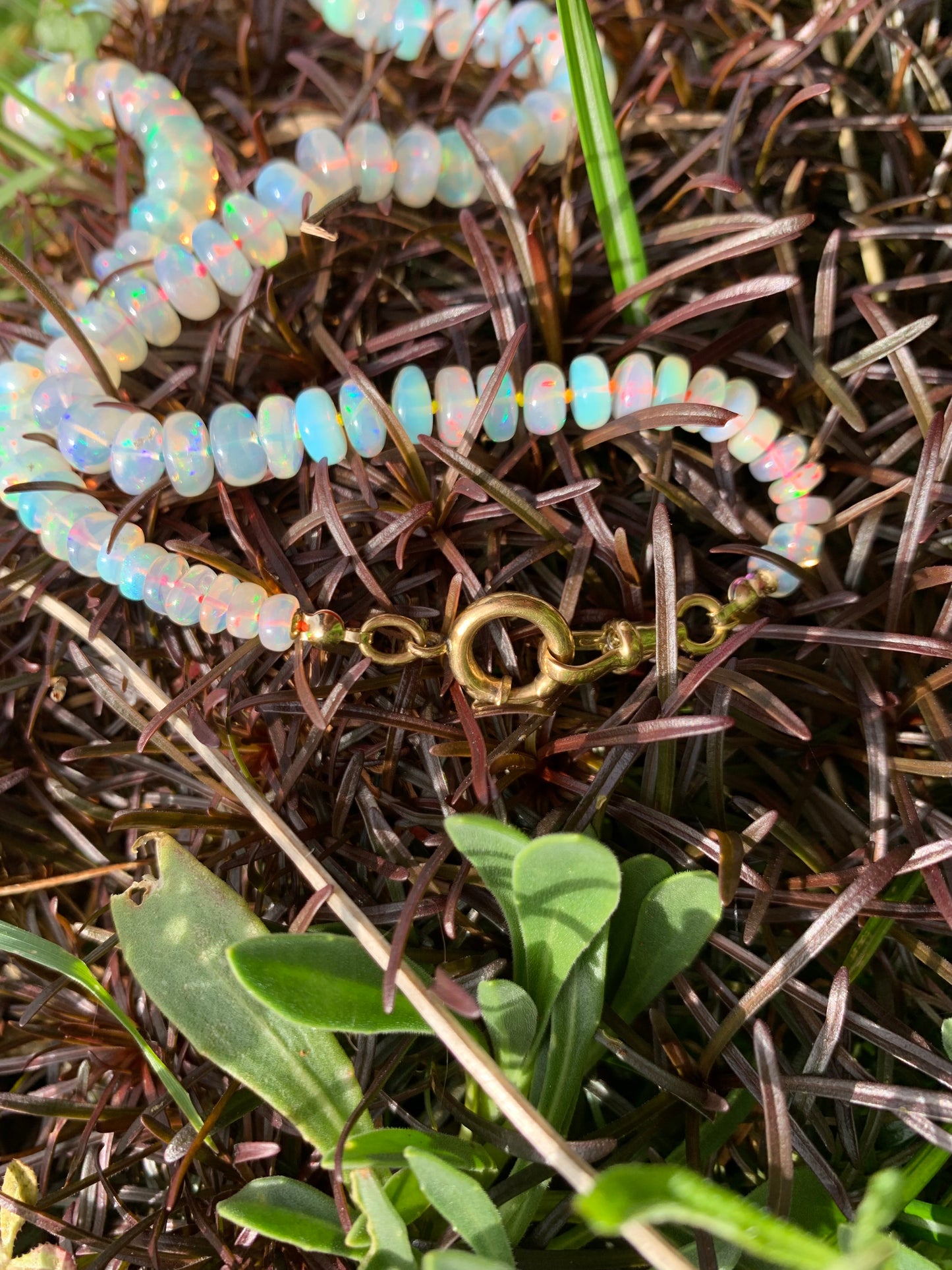 Superb 18ct Gold Dog Clip and Bolt Ring Clasp Graduated Ethiopian Opal Bead Necklace