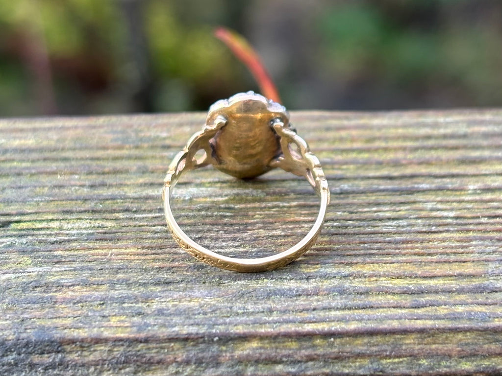 Antiguo rubí ovalado de cabujón georgiano de 0,84 quilates y diamante engastados en oro y plata de 14 k, tamaño Reino Unido N, EE. UU. 6 3/4