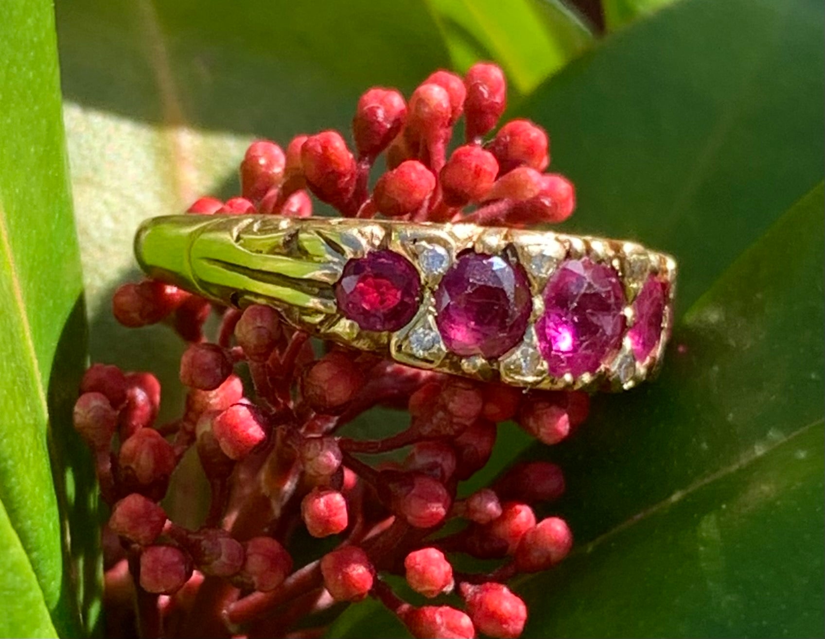 Stunning Vintage 1.5ct Ruby & Diamond 18ct Gold Half Eternity Ring
