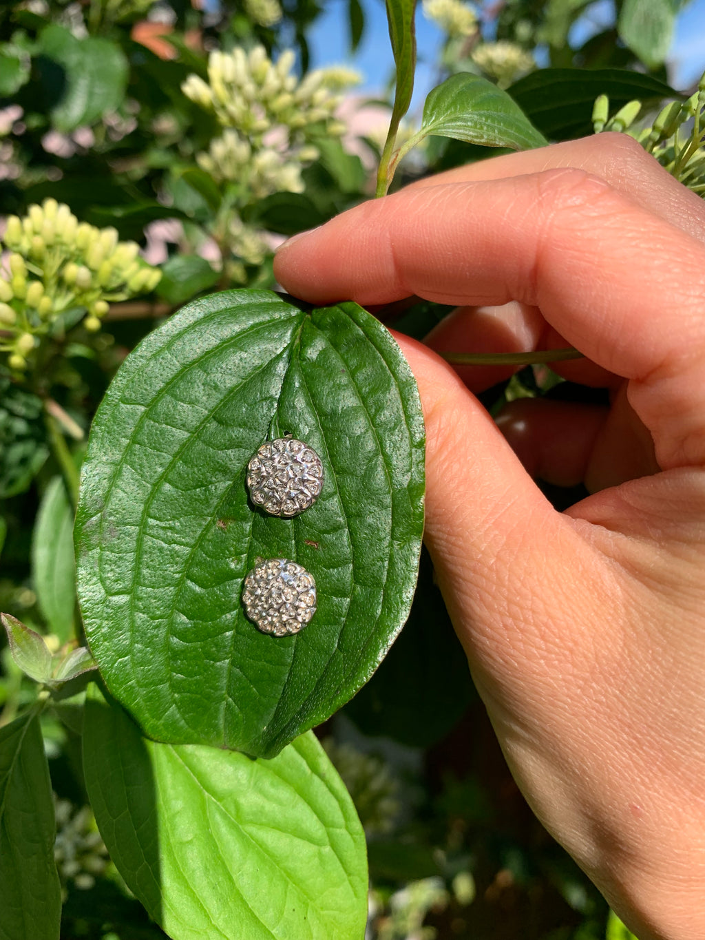 Very Pretty Vintage/Antique Diamond 9ct Gold Stud Earrings