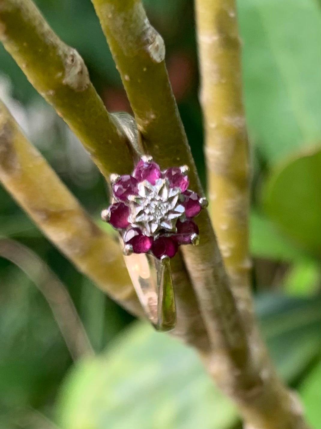 Beautiful Ruby & Diamond 9ct Gold Cluster Ring, Size UK M1/2, US 6 1/2