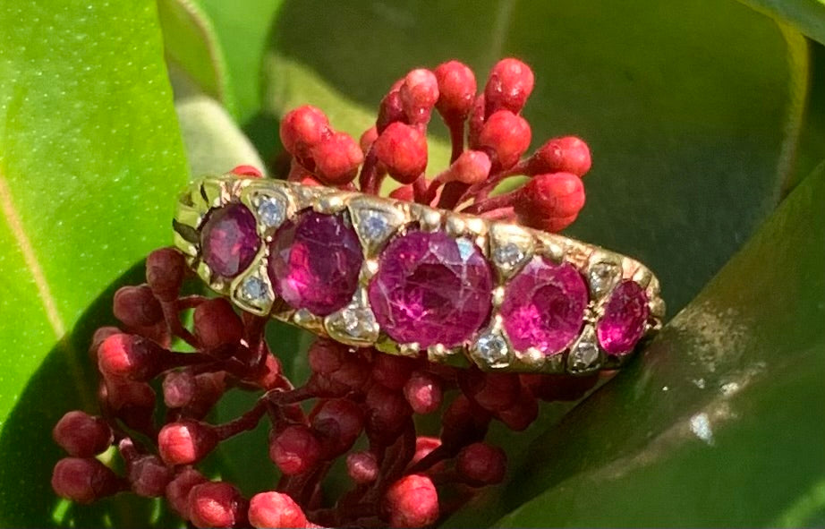 Stunning Vintage 1.5ct Ruby & Diamond 18ct Gold Half Eternity Ring