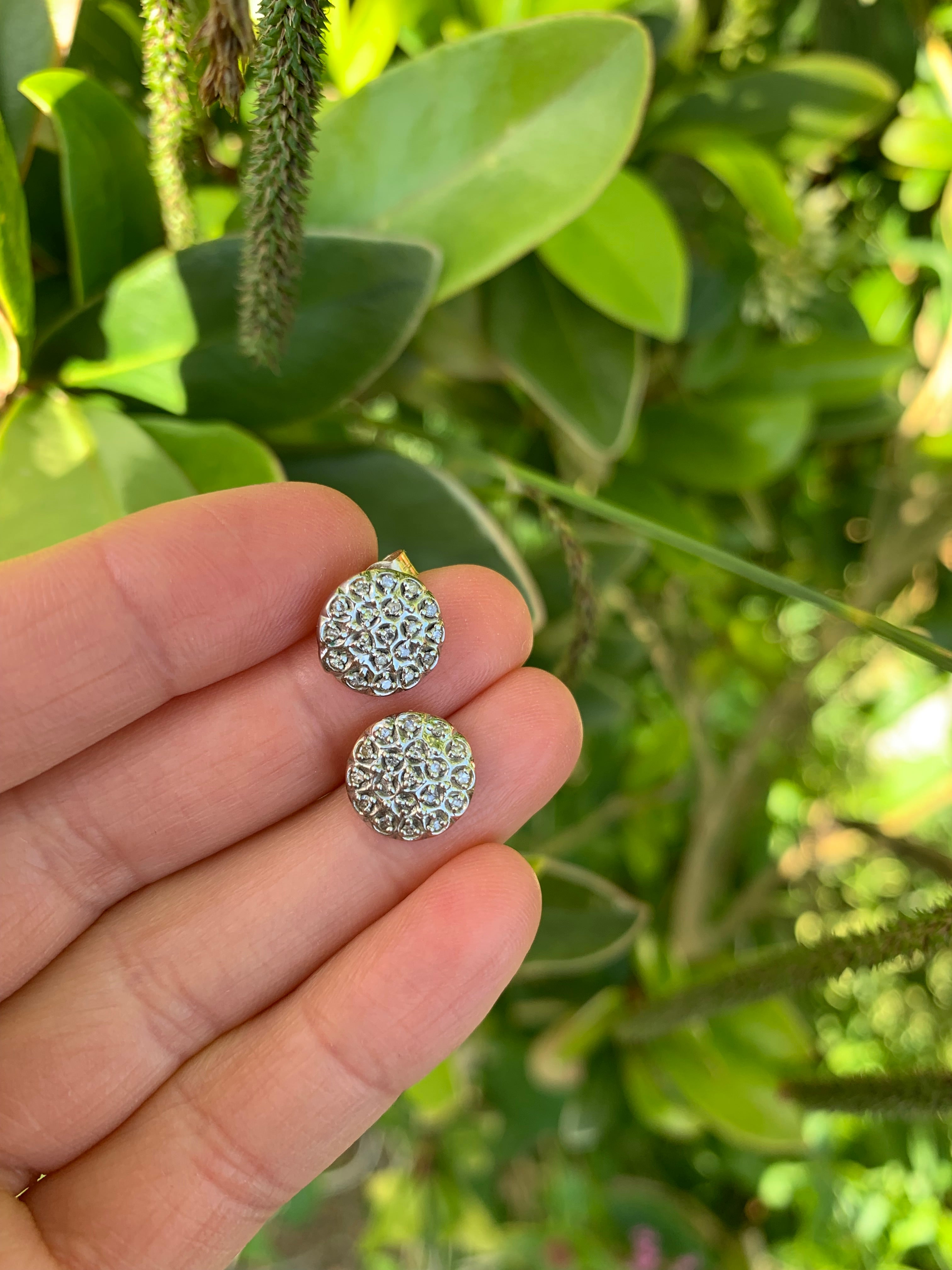 Very Pretty Vintage/Antique Diamond 9ct Gold Stud Earrings