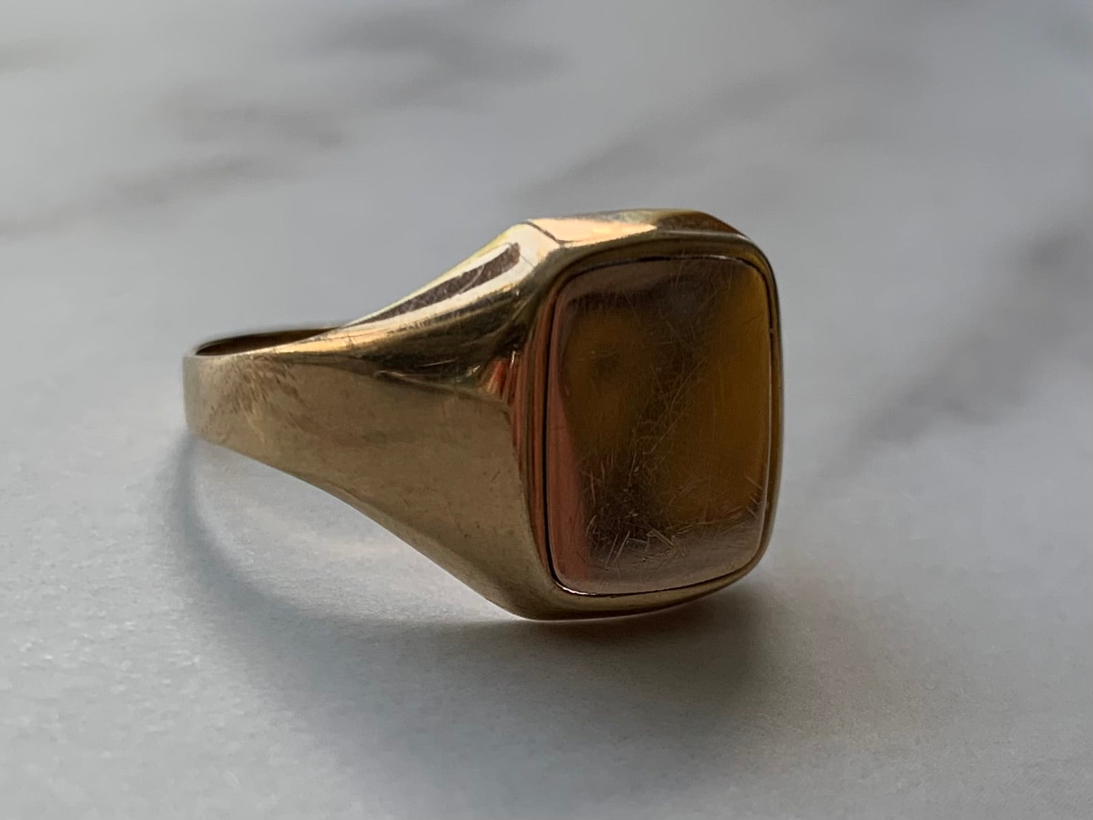 Pre-loved Masonic Swivel/Reversible Blue Enamel &9ct Gold Ring