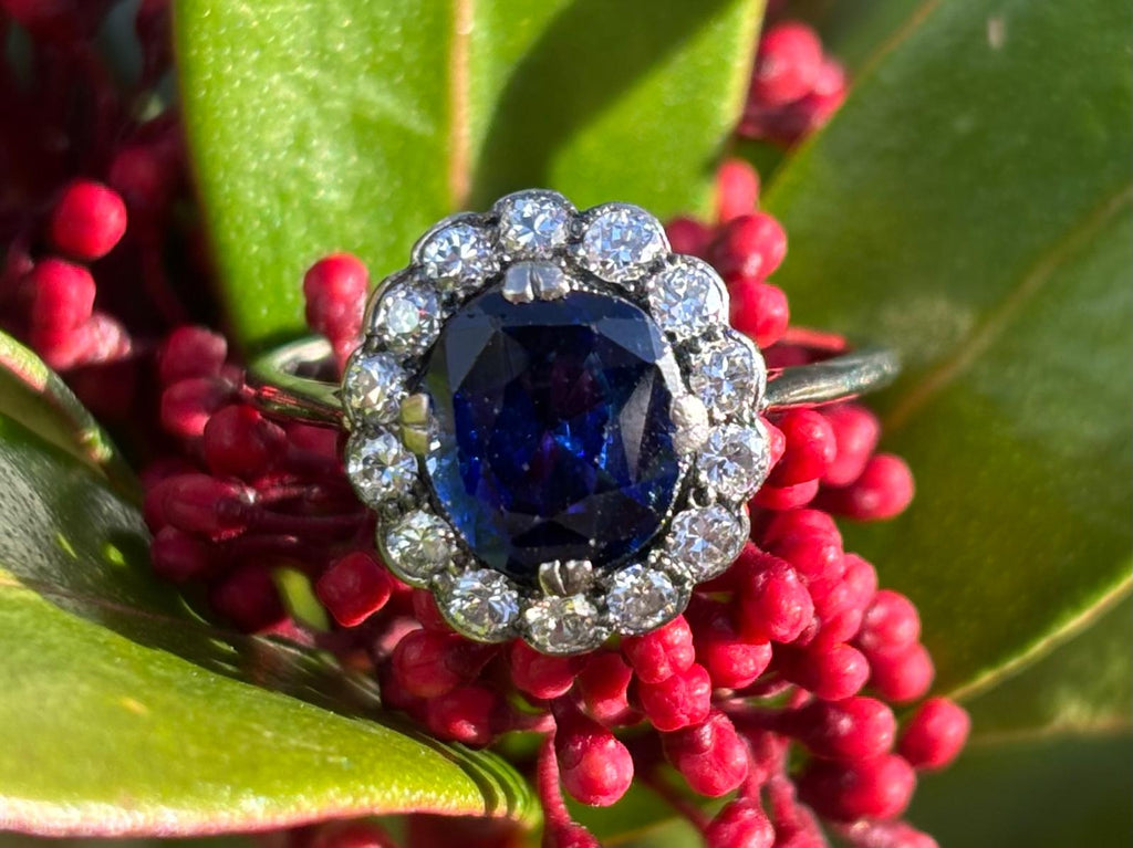 2.6ct Art Deco Sapphire and Diamond Ring in 14ct Gold. Exceptional Antique Art Deco ring