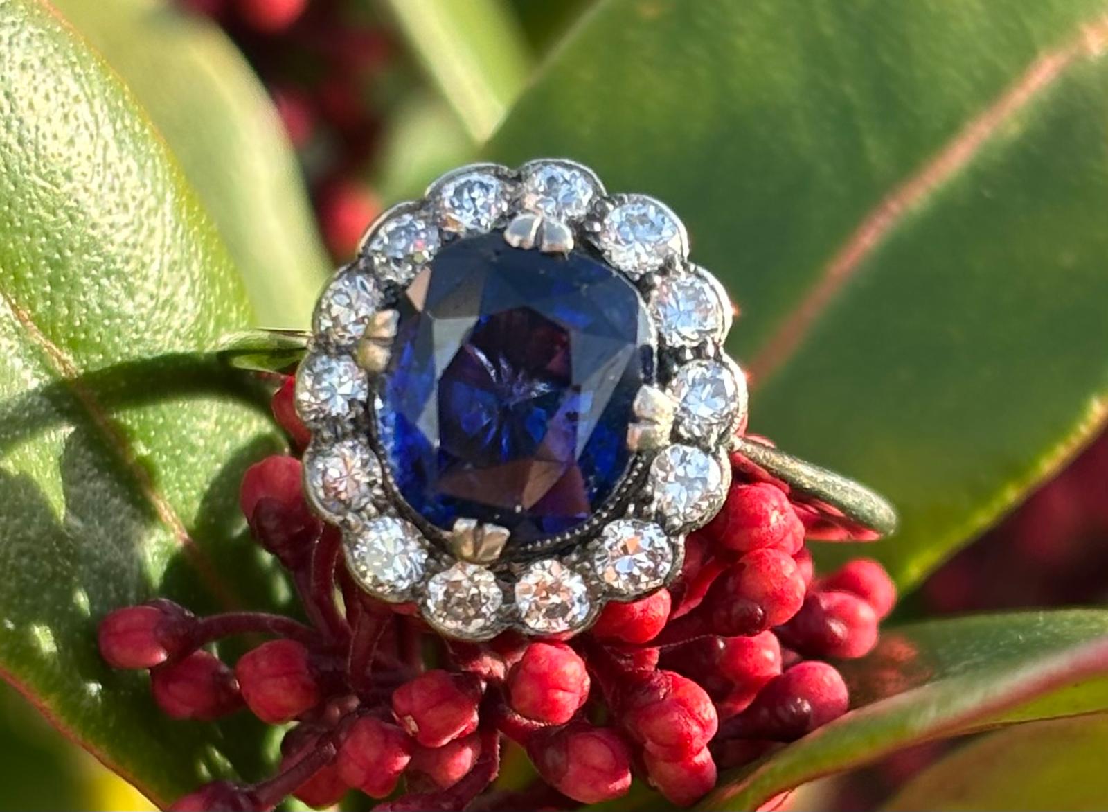 2.6ct Art Deco Sapphire and Diamond Ring in 14ct Gold. Exceptional Antique Art Deco ring