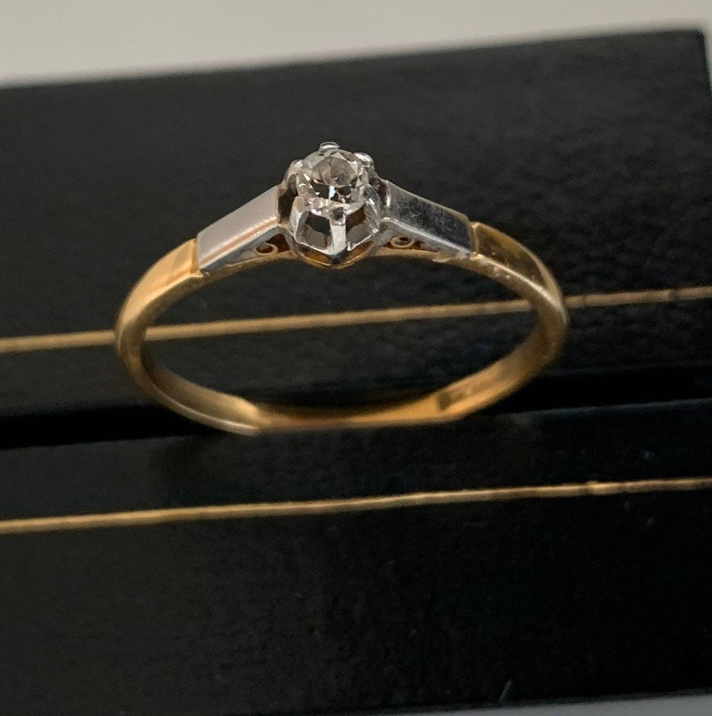 18Ct Gold Ring/Diamond Solitaire Ring with Platinum shoulders/Engagement Ring/Wedding Ring/Anniversary Ring/Vintage Antique RingUKsize R 1/2