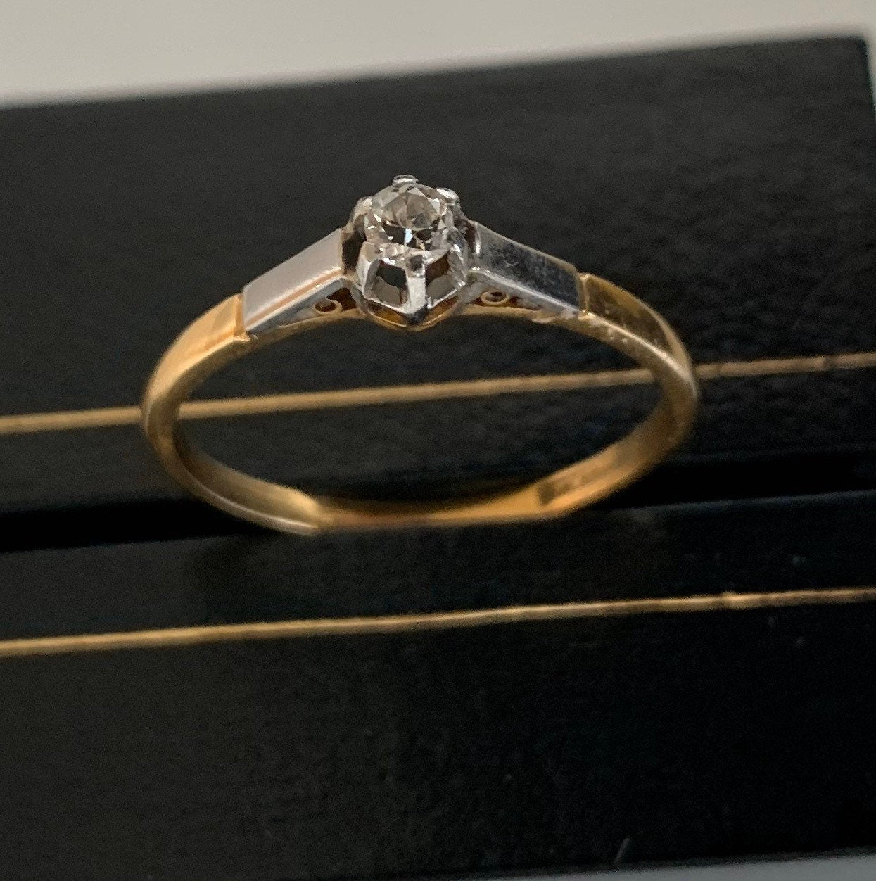 خاتم ذهب عيار 18 قيراط/خاتم سوليتير ألماس مع أكتاف من البلاتين/خاتم خطوبة/خاتم زفاف/خاتم الذكرى السنوية/خاتم عتيق عتيق مقاس UKR 1/2