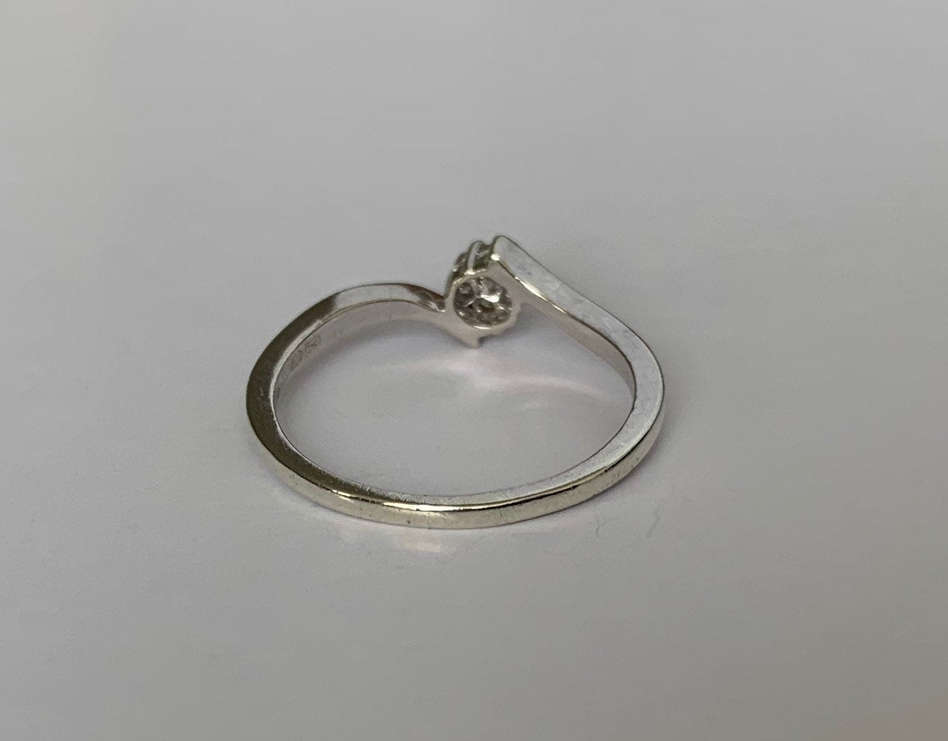 Conjunto de oro blanco vintage de 9 k con siete diamantes pequeños, anillo de compromiso, regalo nupcial de boda, anillo de aniversario, regalo de cumpleaños para ella, tamaño P, 7 1/2