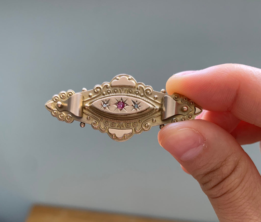 Broche victoriano de oro de 9 qt con rubí y diamantes adornados, regalo de cumpleaños de aniversario para ella.