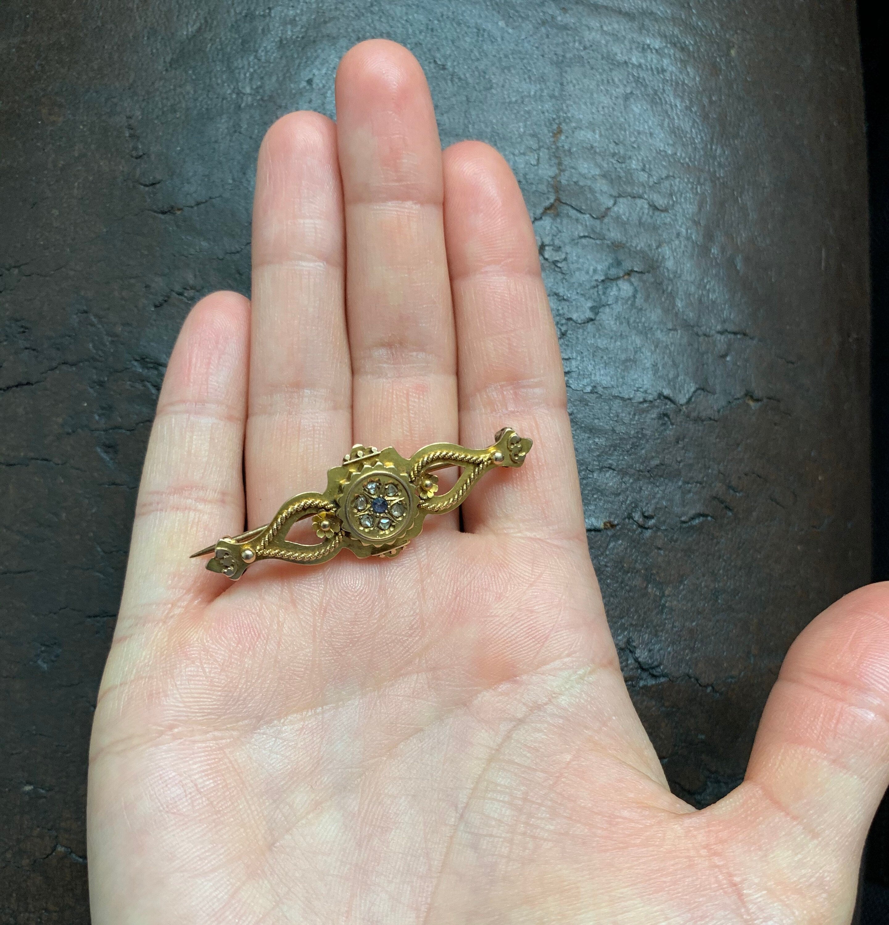 Antiguo broche victoriano de oro amarillo de 15 qt para mujer adornado con zafiro y diamantes, regalo de cumpleaños de aniversario para ella