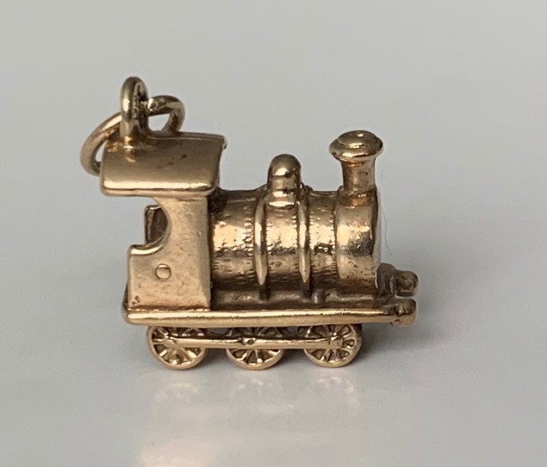 Vintage 9ct gold Locomotive Train Charm/Pendant (1.91g)