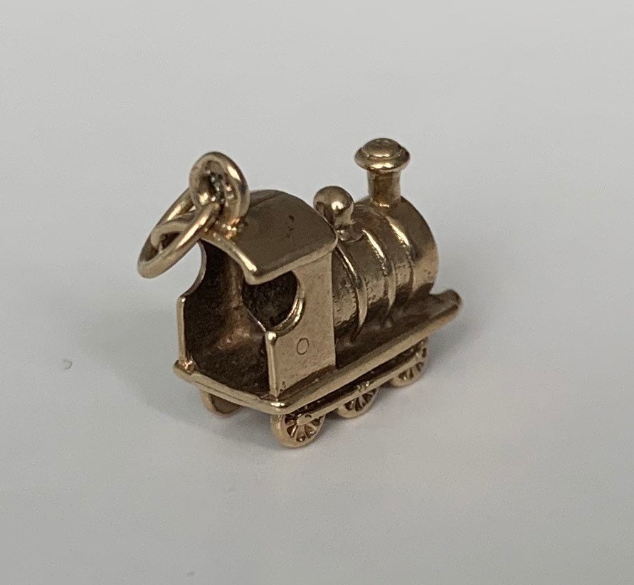 Vintage 9ct gold Locomotive Train Charm/Pendant (1.91g)