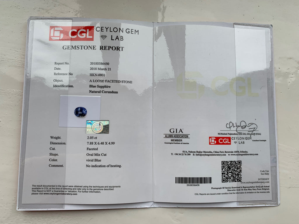 Anillo blanco de 18 quilates con diamantes de 3,00 quilates y zafiro azul de Ceilán de 2,05 quilates sin calentar certificado (9,41 g), en talla Reino Unido N, EE. UU. 6 3/4