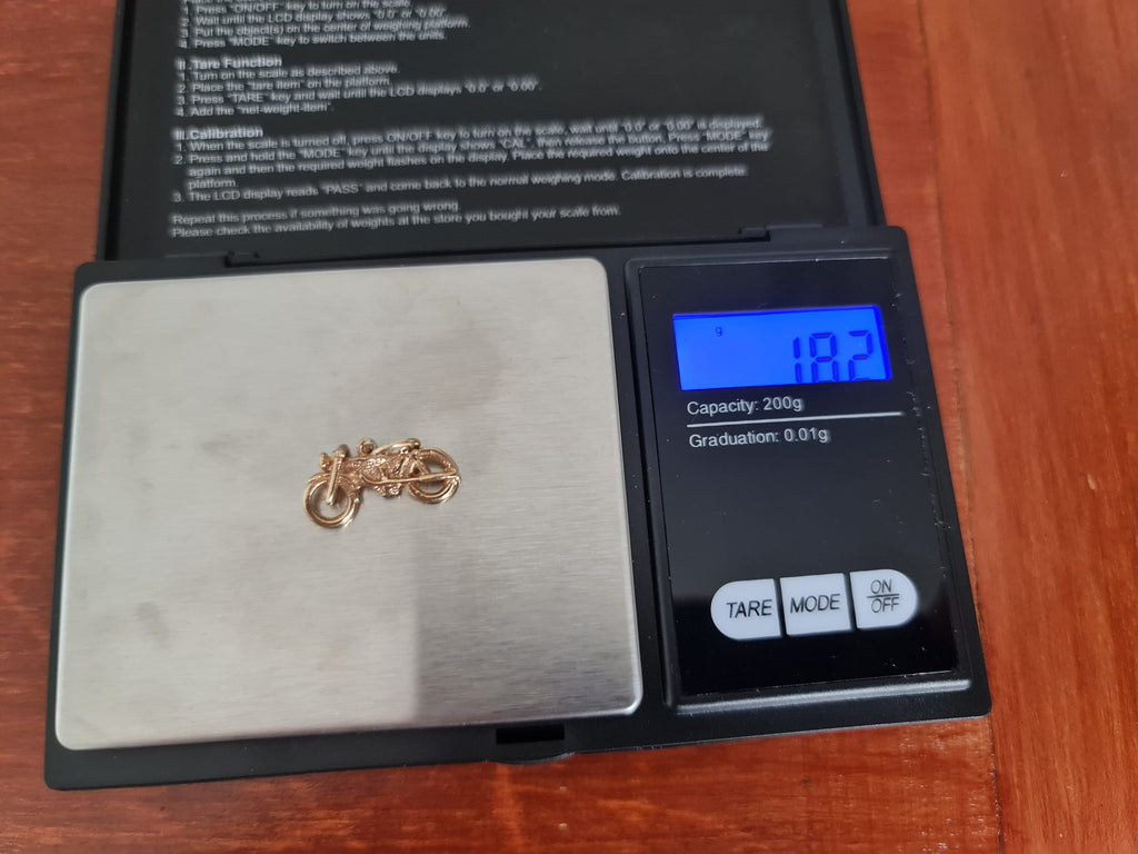 قلادة على شكل دراجة نارية جولف عيار 9 قيراط (نمط هارلي ديفيدسون)