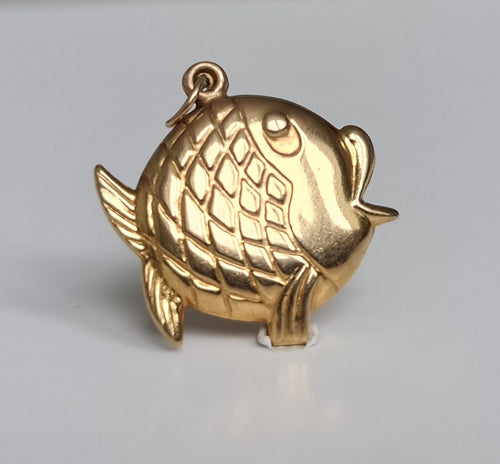 قلادة سحر السمكة الذهبية عيار 9 قيراط