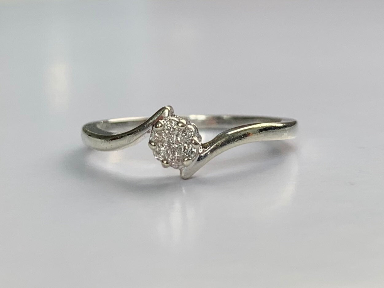 Conjunto de oro blanco vintage de 9 k con siete diamantes pequeños, anillo de compromiso, regalo nupcial de boda, anillo de aniversario, regalo de cumpleaños para ella, tamaño P, 7 1/2