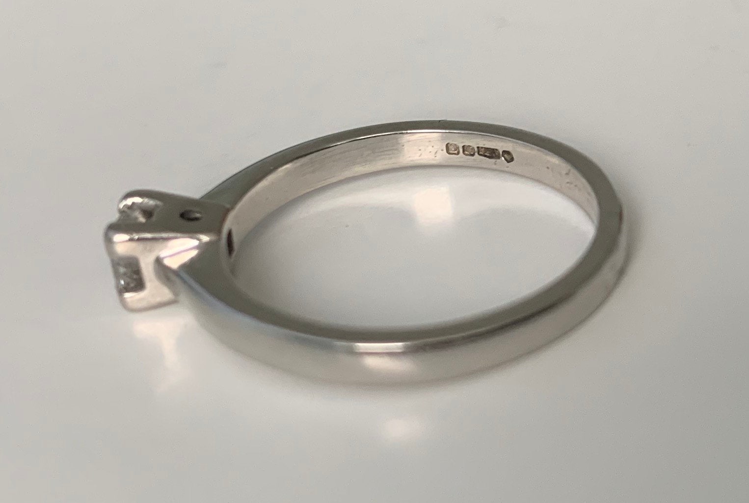 خاتم سوليتير بلاتيني ألماس مقطوع على شكل أميرة 0.20، مقاس المملكة المتحدة J، الولايات المتحدة 4 3/4