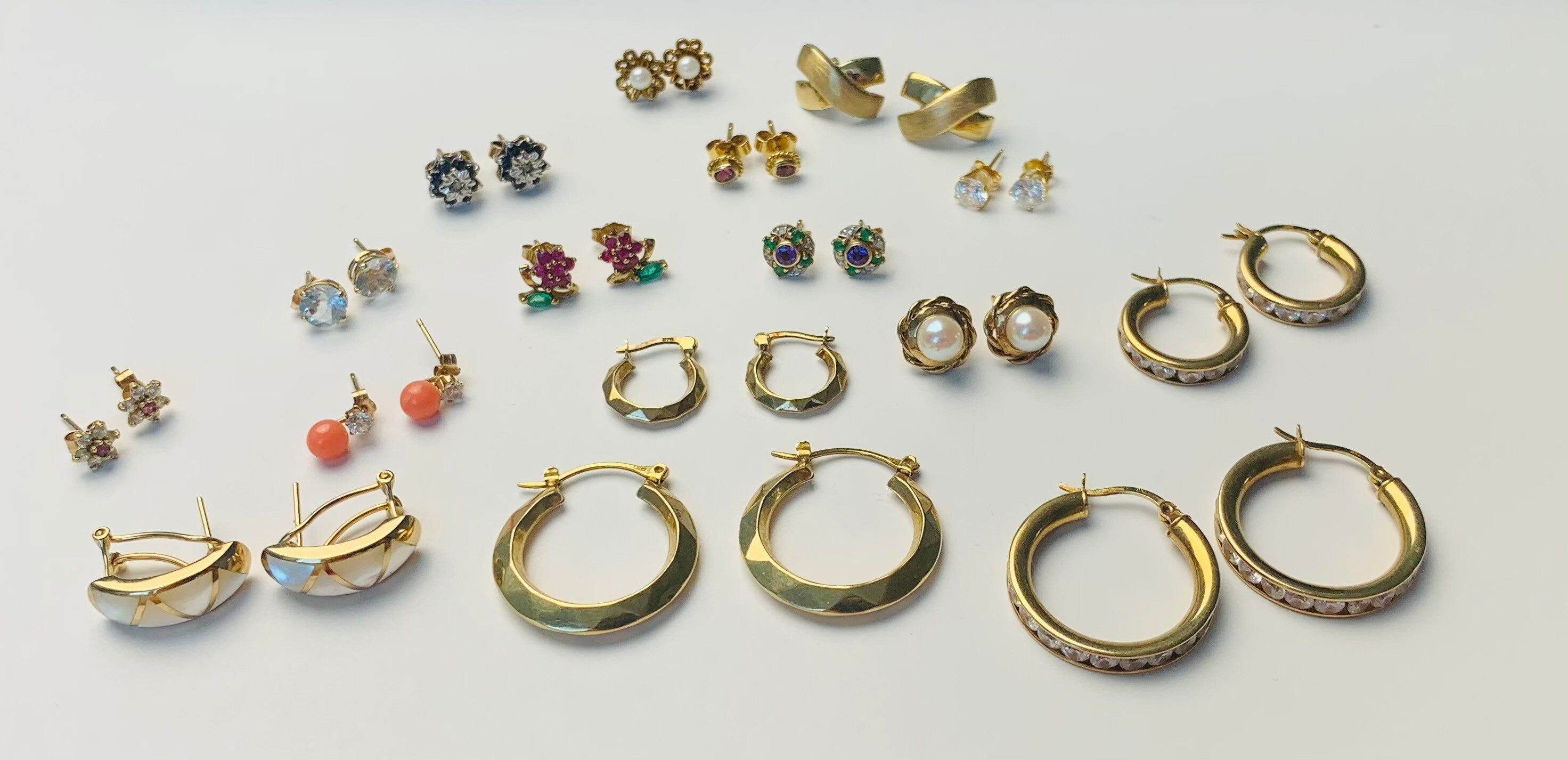 Vintage 9ct Yellow Gold Pearl Stud Earrings