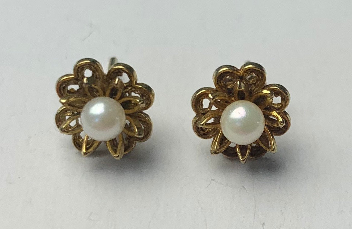 Vintage 9ct Yellow Gold Pearl Stud Earrings