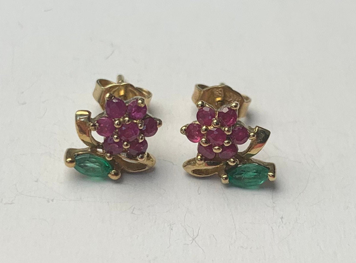 Vintage Ruby and Emerald Flower Shape 9ct Gold Stud Earrings