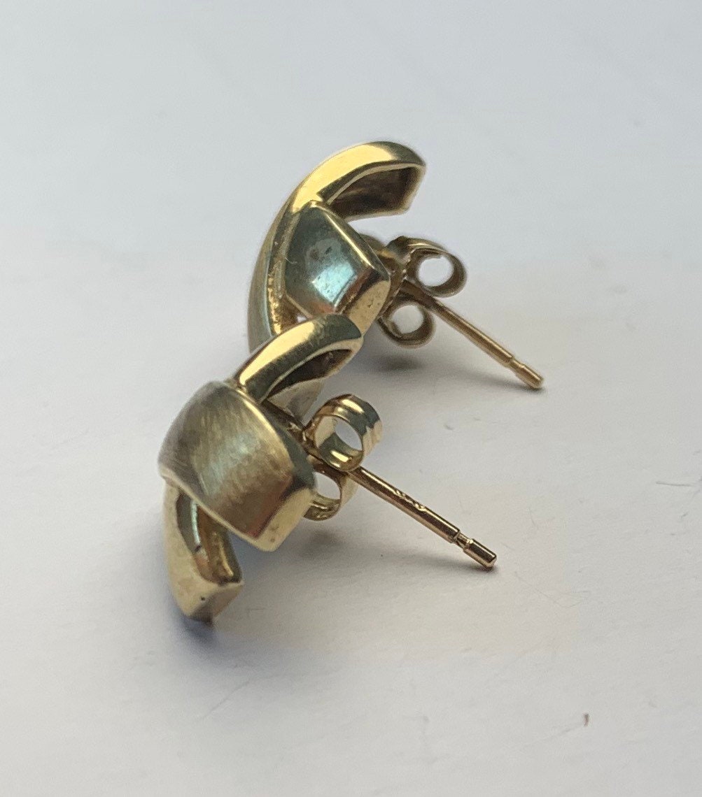 Vintage 9ct Gold Stud Earrings in form of an X