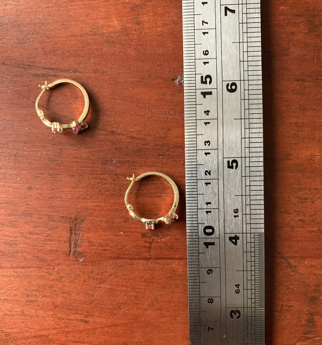 Hermosos pendientes de aro de plata 925 con zafiro rosa y diamantes