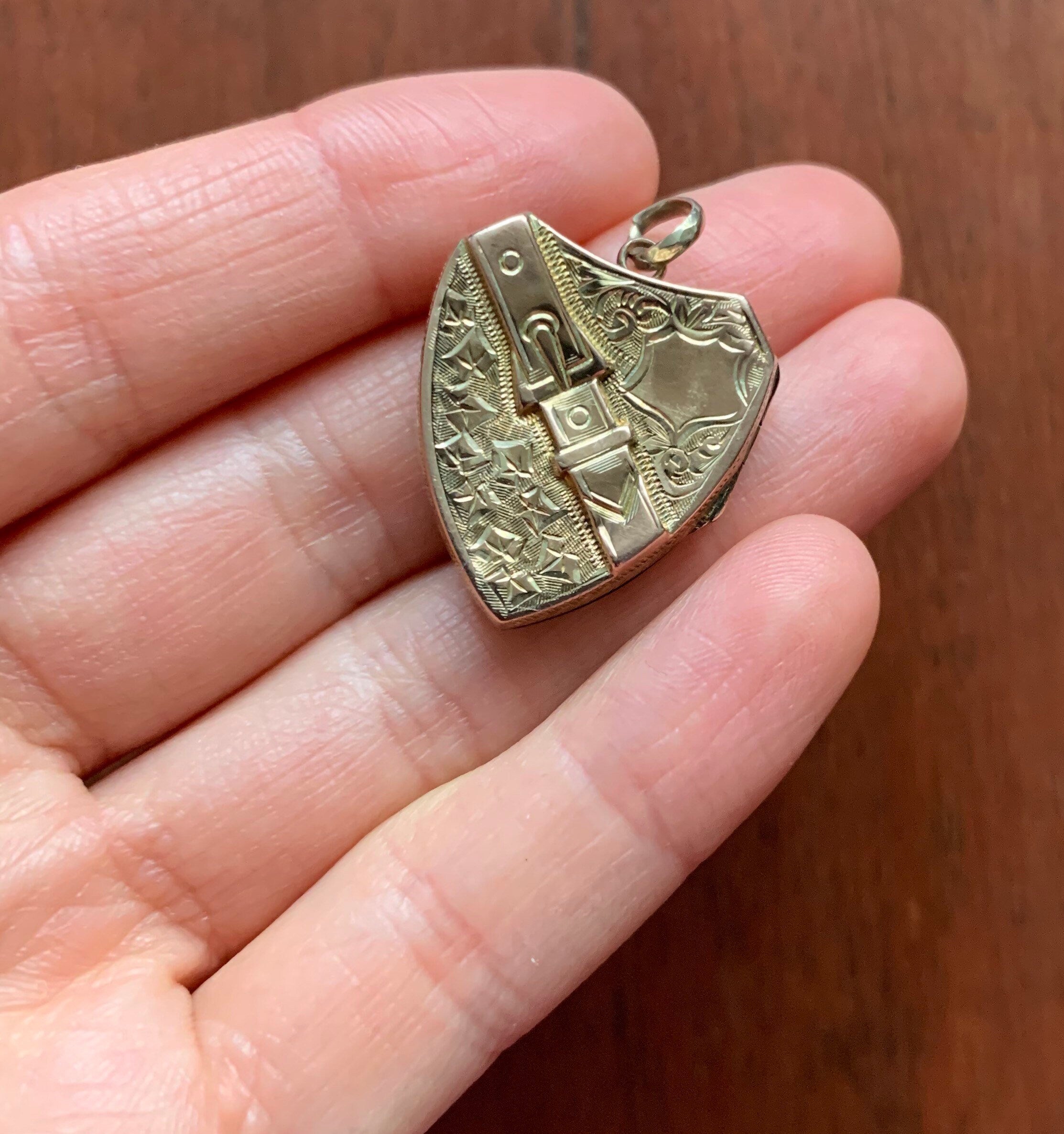 العتيقة 9ct الذهب الأصفر Sheild ومشبك المنجد