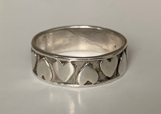 Vintage 925 Sterling Silver Hearts Band Ring Size UK O,US 7 1/4