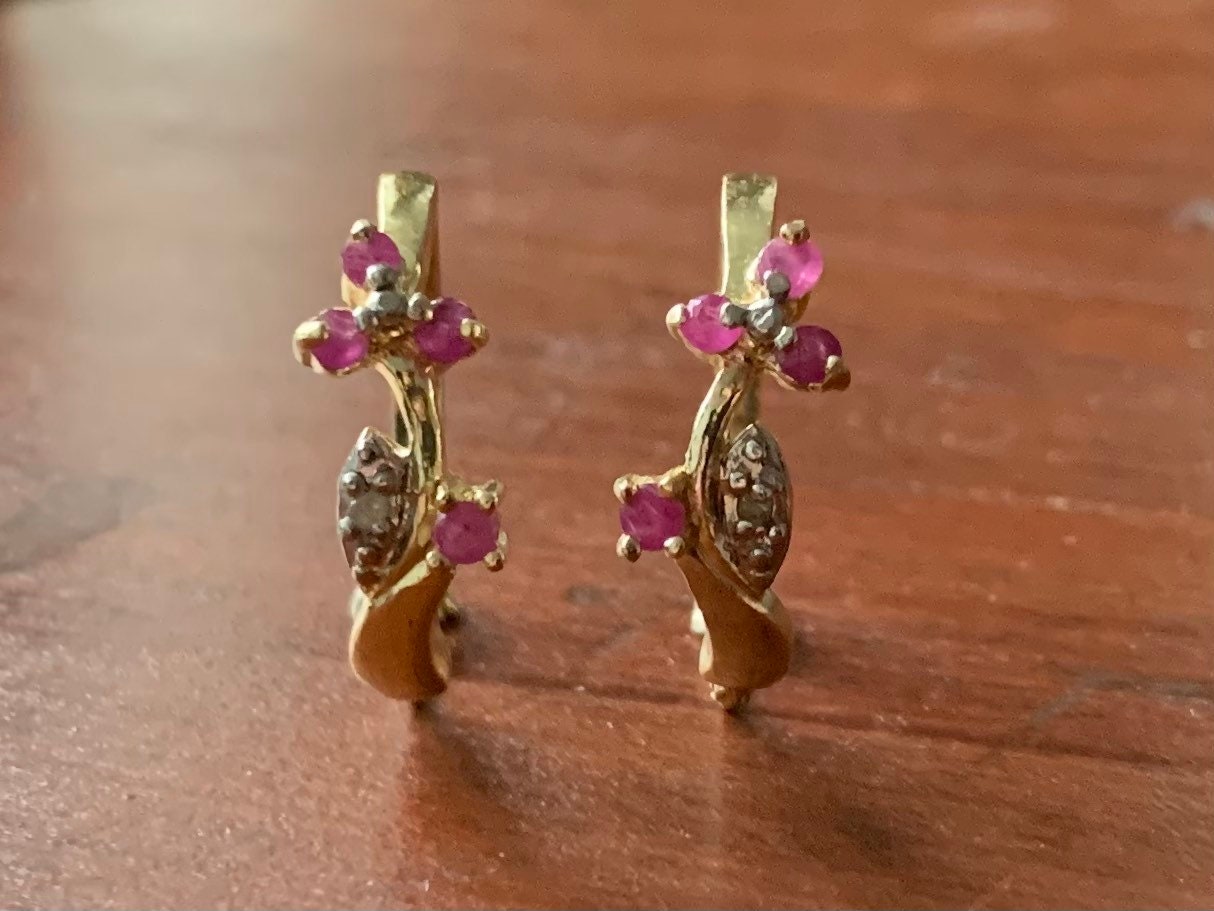 Hermosos pendientes de aro de plata 925 con zafiro rosa y diamantes