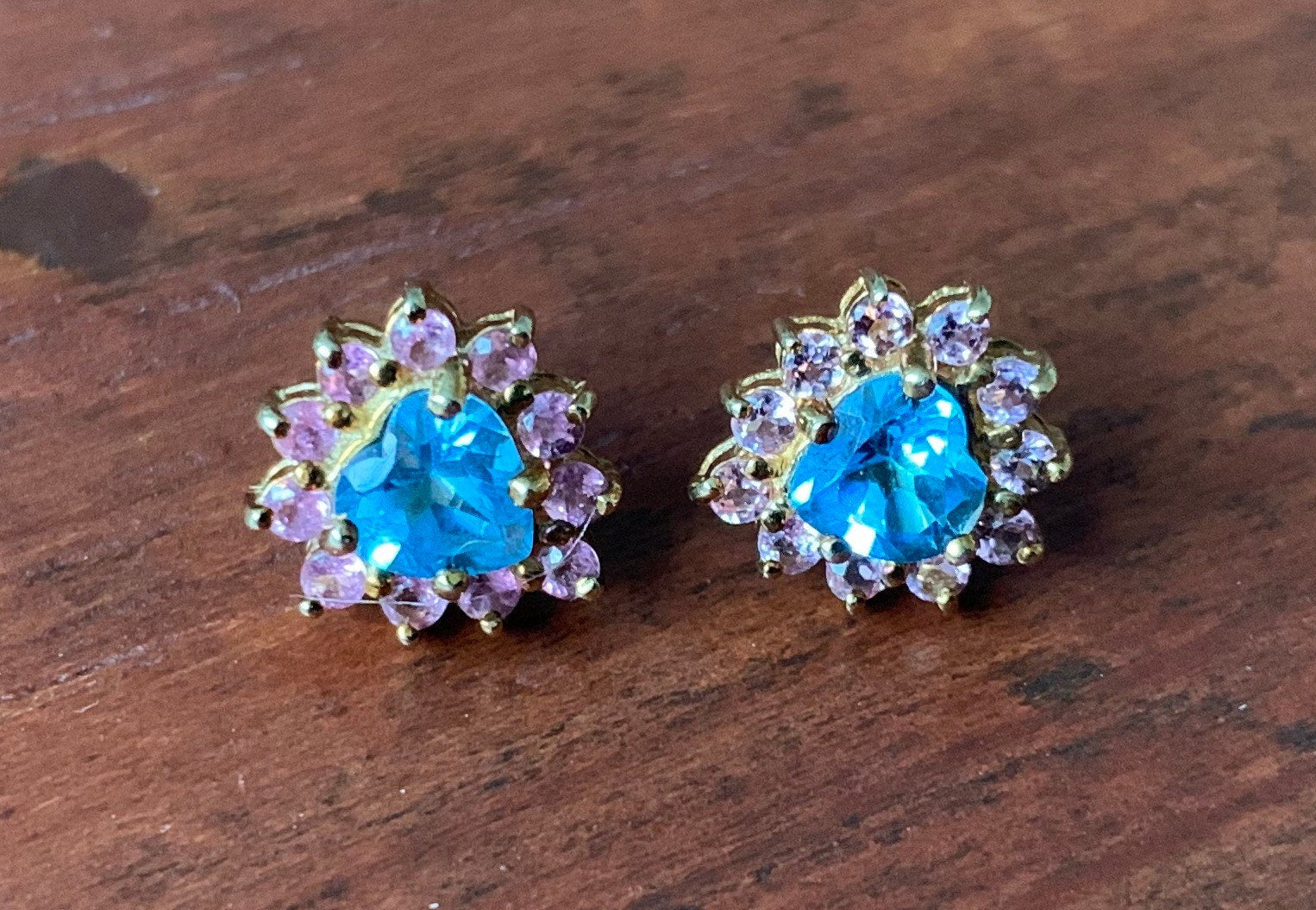 Pendientes vintage de oro de 9 k con topacio azul londinense y turmalina rosa