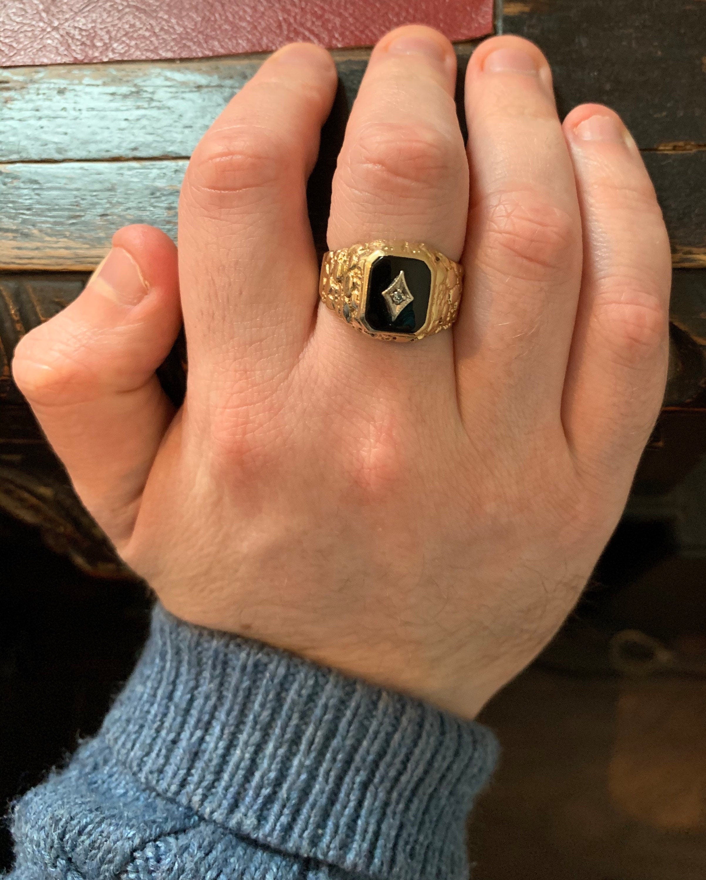 Vintage pesado 0.03ct diamante y ónix 9ct oro caballeros tamaño del anillo Reino Unido Y 1/2, EE.UU. 12 1/2 (7.71g)