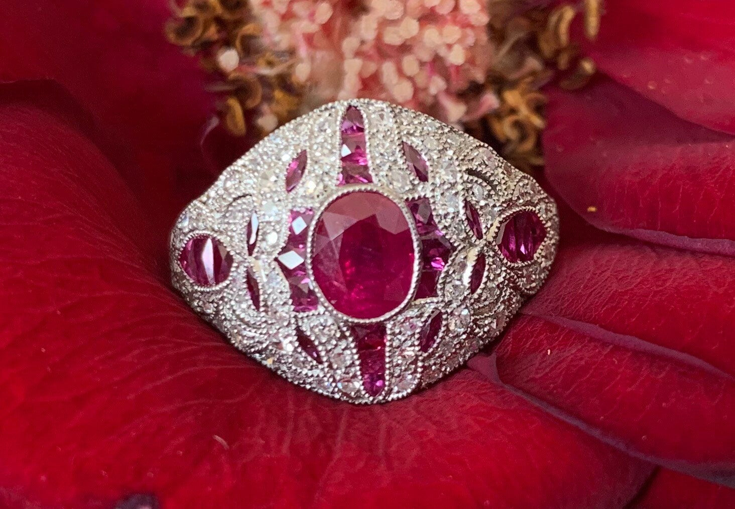 خاتم آرت ديكو بلاتينيوم 2 قيراط من الياقوت والألماس، خاتم كوكتيل، مقاس المملكة المتحدة N 1/2، US 7