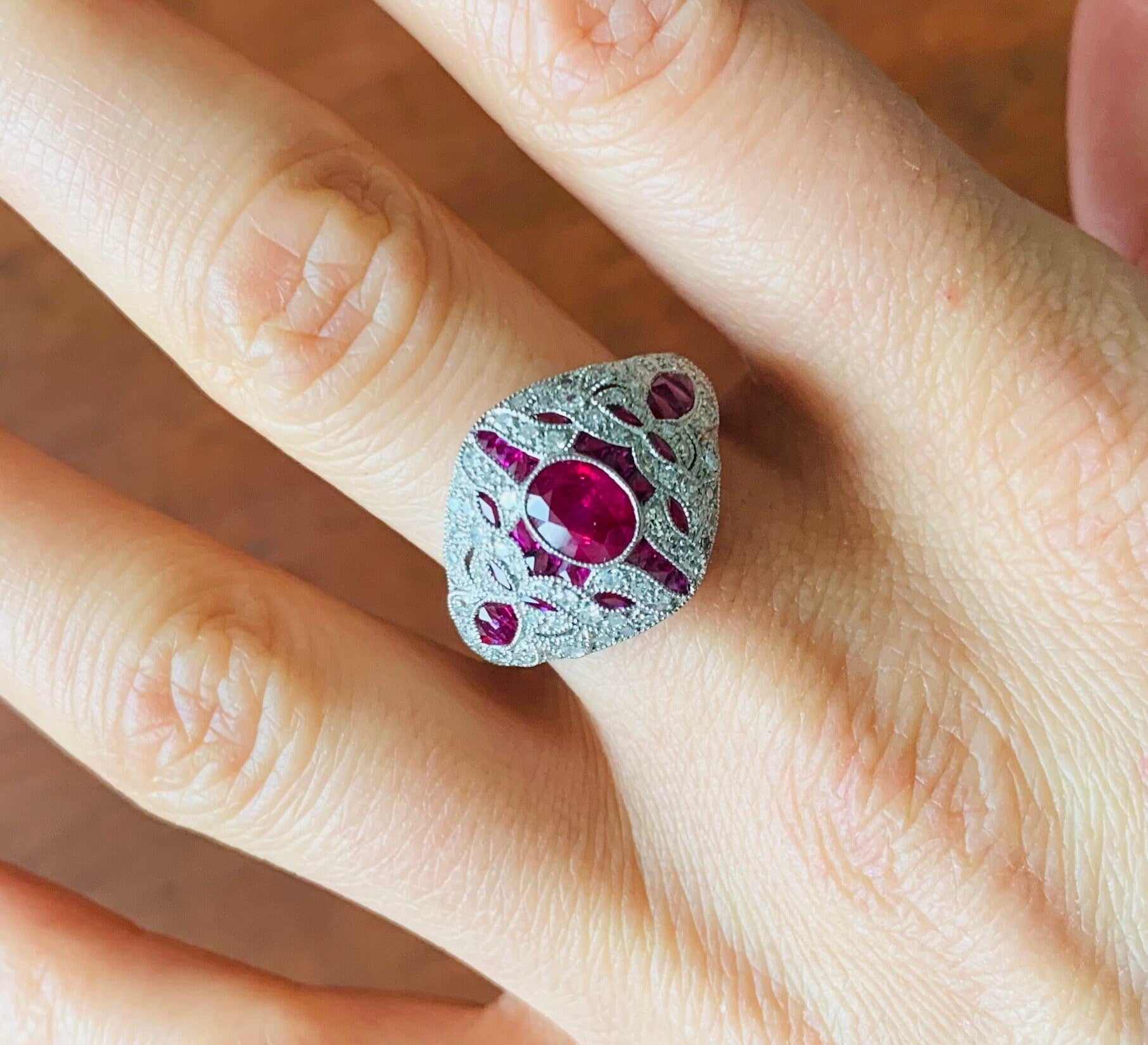 خاتم آرت ديكو بلاتينيوم 2 قيراط من الياقوت والألماس، خاتم كوكتيل، مقاس المملكة المتحدة N 1/2، US 7