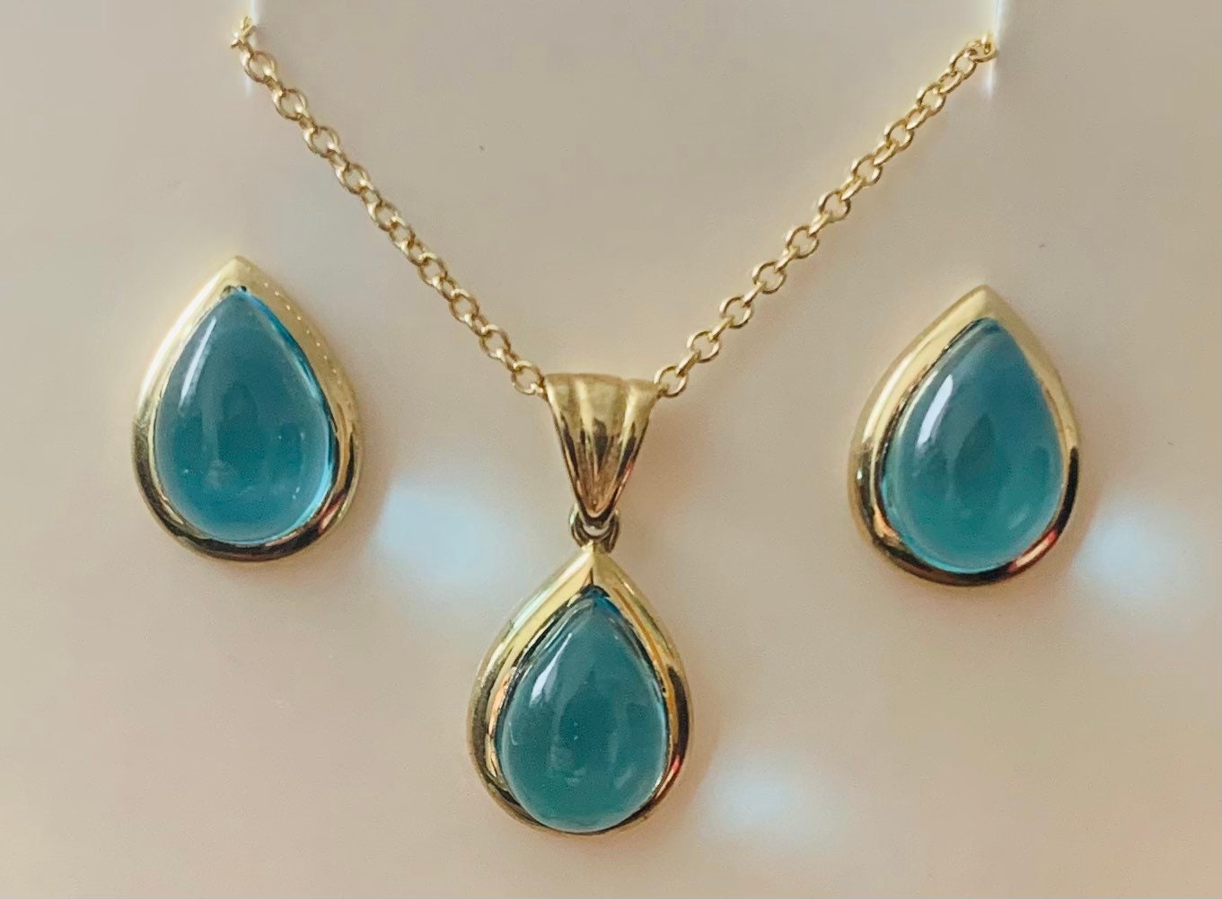 9k Solid Yellow Gold Pear Shaped Cabochon Topaz Pendant