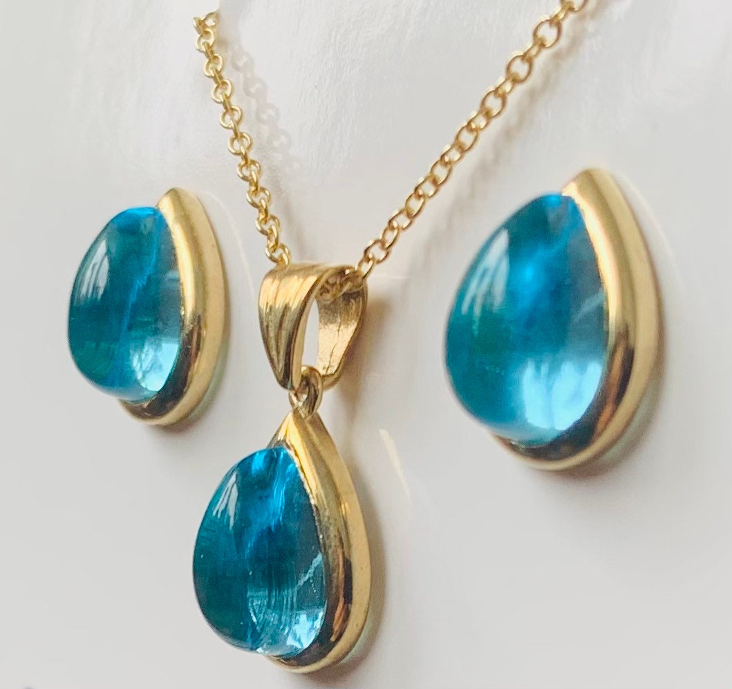 9k الذهب الأصفر الخالص على شكل كمثرى كابوشون توباز قلادة