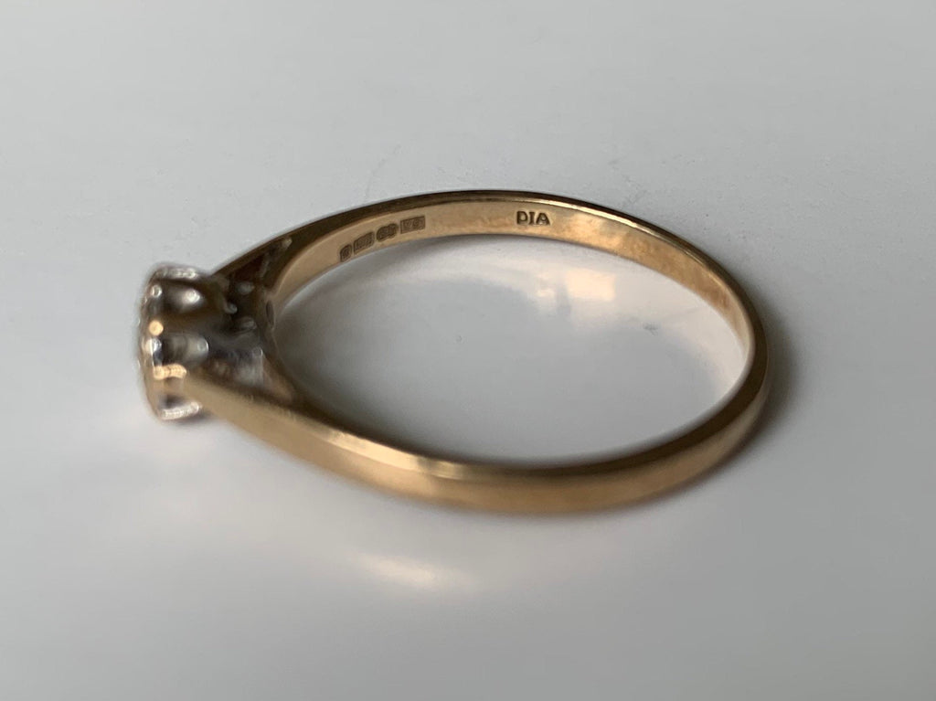 Vintage Solitaire Diamond Ring set in 9ct Yellow Gold, UK Q 1/2, US 8 1/4