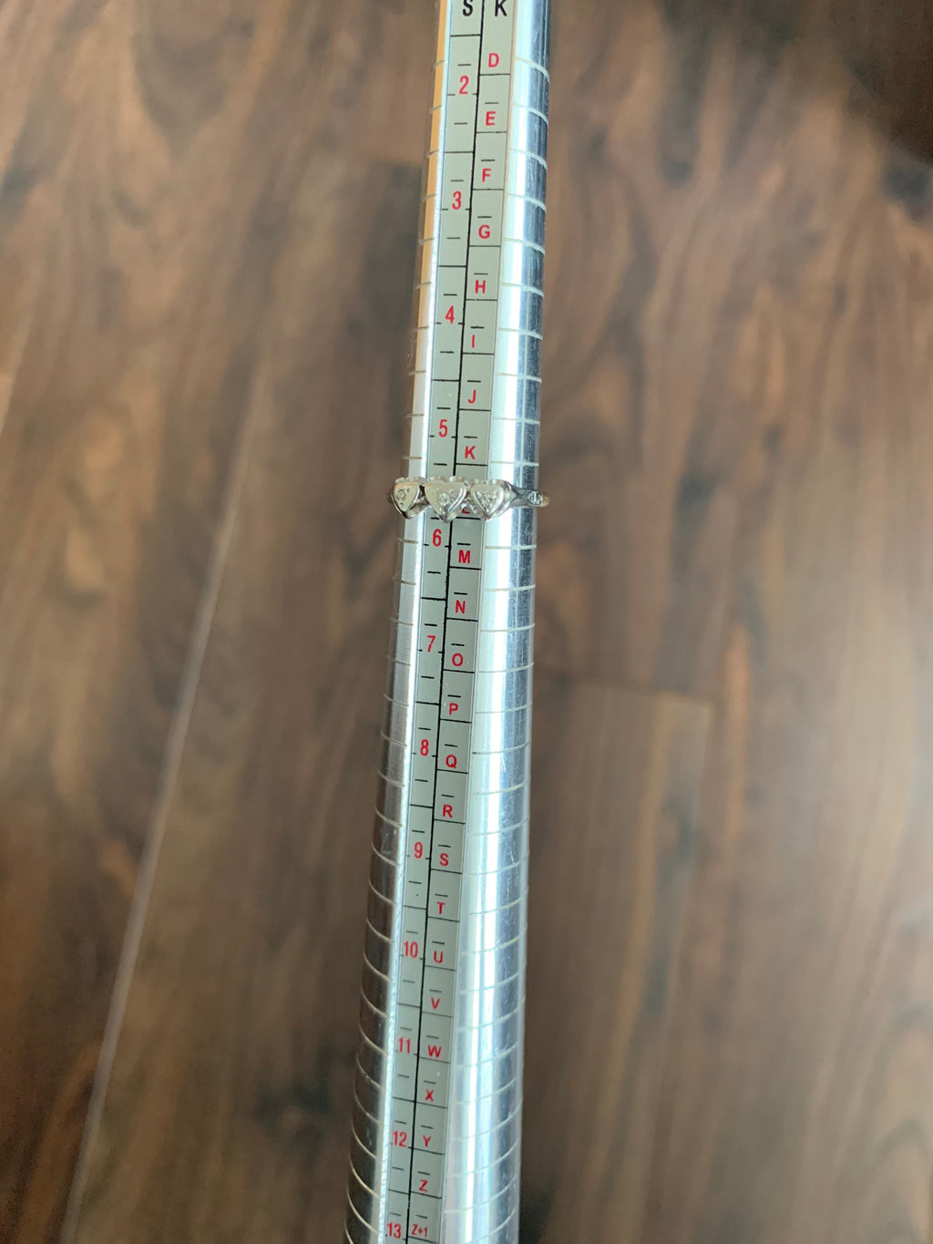 خاتم عتيق من الذهب والبلاتين عيار 18 قيراطًا مكون من 3 قلوب من الألماس، مقاس المملكة المتحدة K 1/2، مقاس الولايات المتحدة 5 1/2