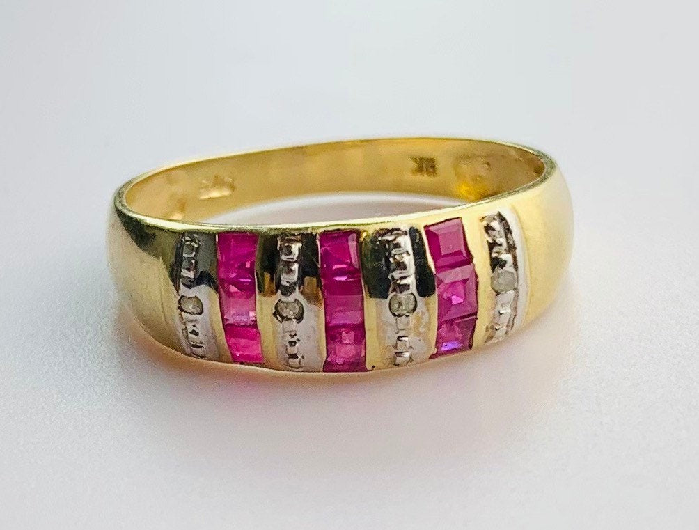 Anillo vintage de rubí y diamantes en oro amarillo de 9 qt, tamaño Reino Unido O, EE.UU. 7 1/4