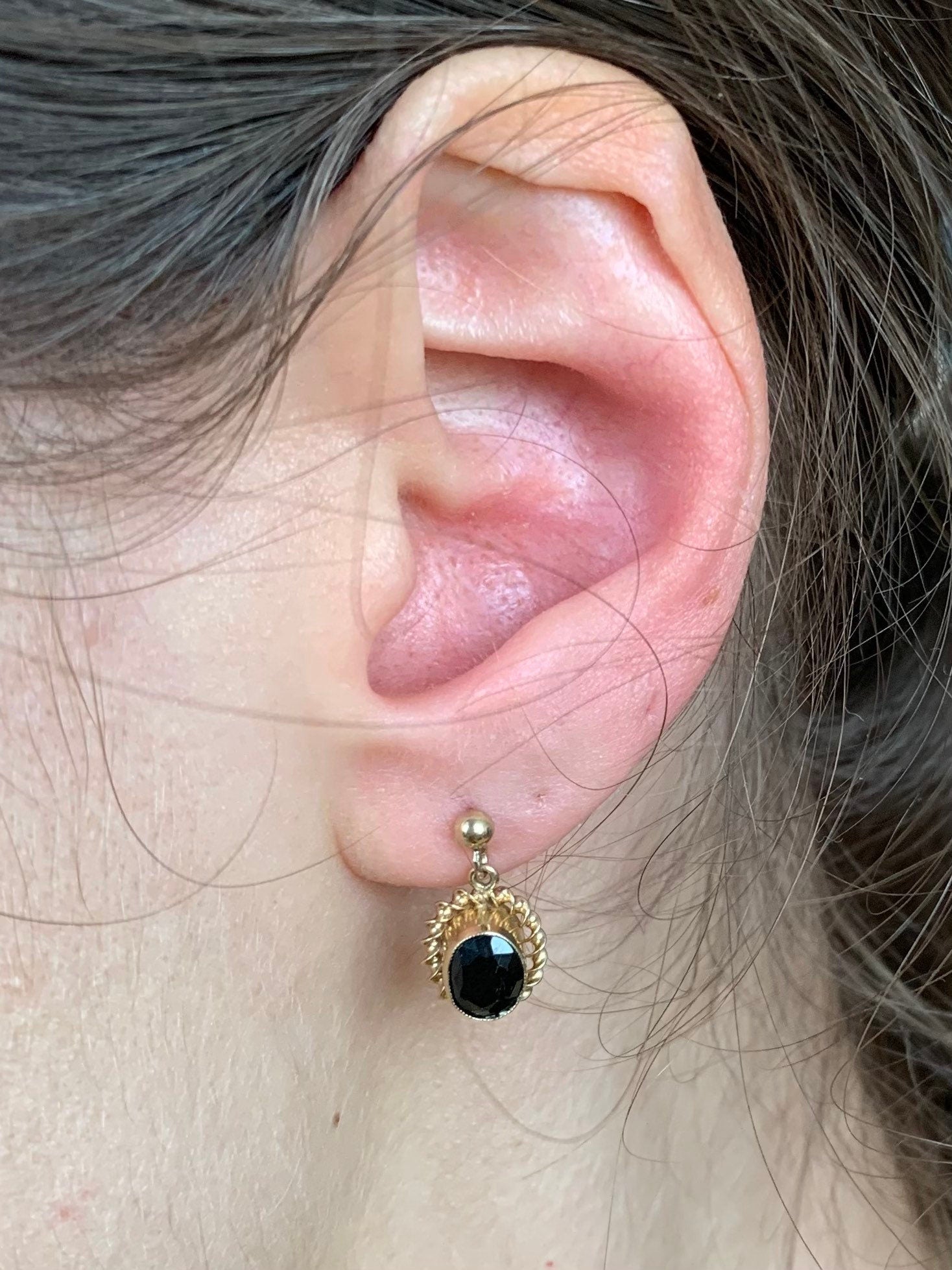 طقم أقراط متدلية من الياقوت عيار 2 قيراط باللون الأصفر 9 قيراط