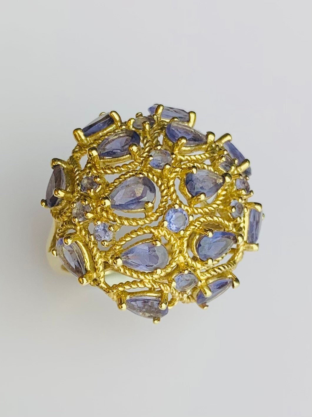 Vintage 3.58ct Tanzanita engastada en anillo de oro amarillo de 9ct, tamaño Reino Unido O 1/2, EE.UU. 7 1/2