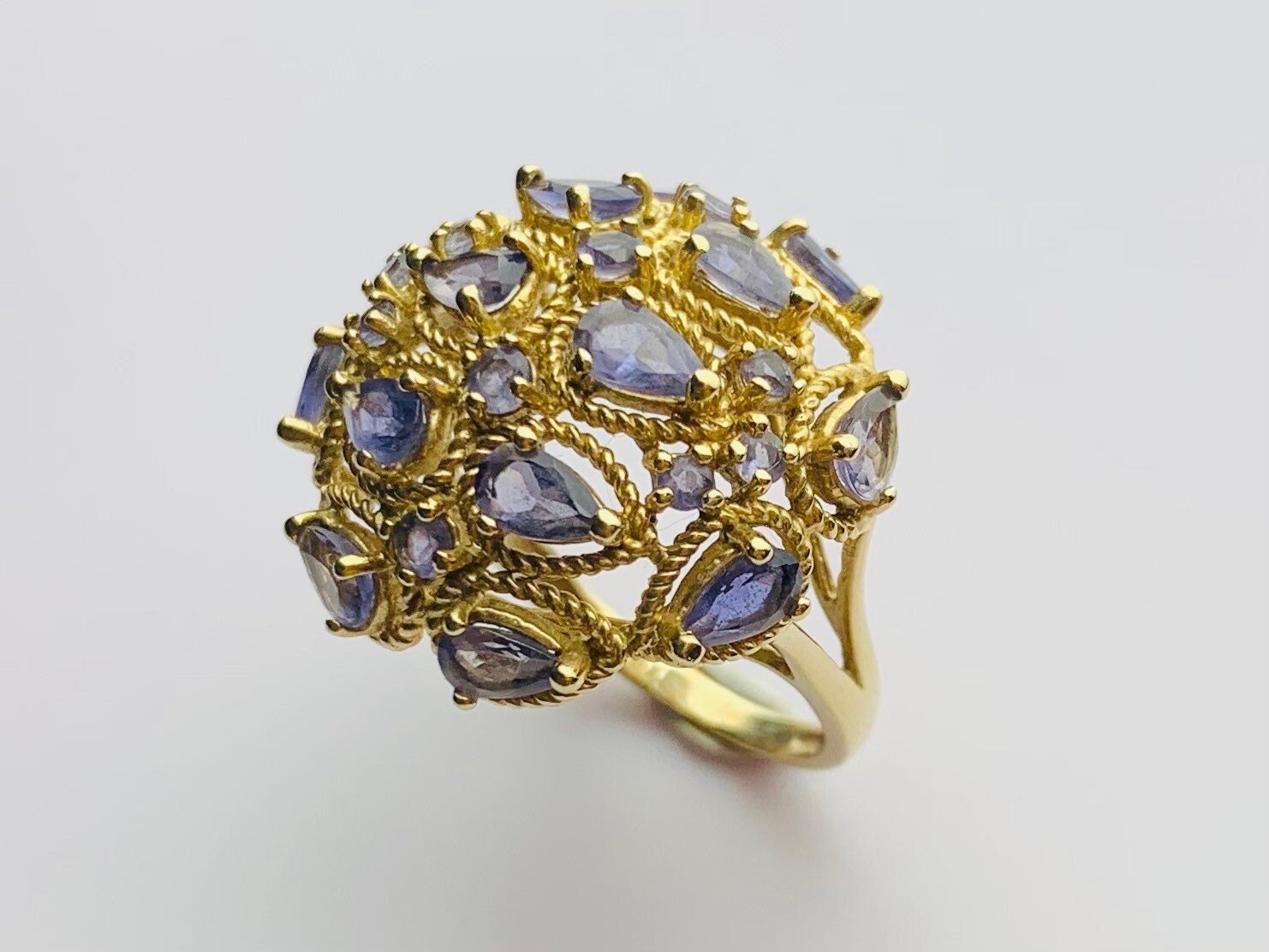 Vintage 3.58ct Tanzanita engastada en anillo de oro amarillo de 9ct, tamaño Reino Unido O 1/2, EE.UU. 7 1/2